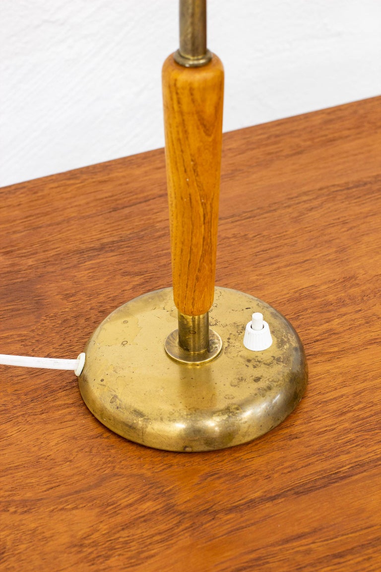 Mid-20th Century Brass Table Lamp by Harald Elof Notini for Böhlmarks, Sweden, 1940s For Sale