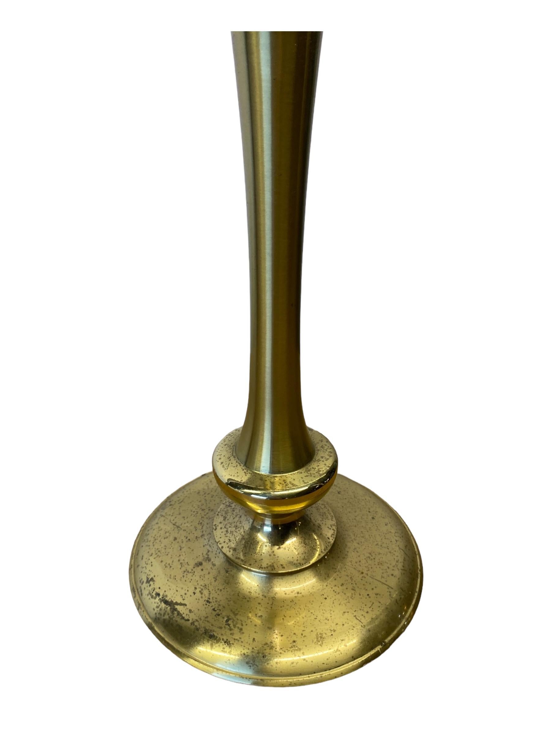 20ième siècle Lampe de table en laiton par Stiffel en vente