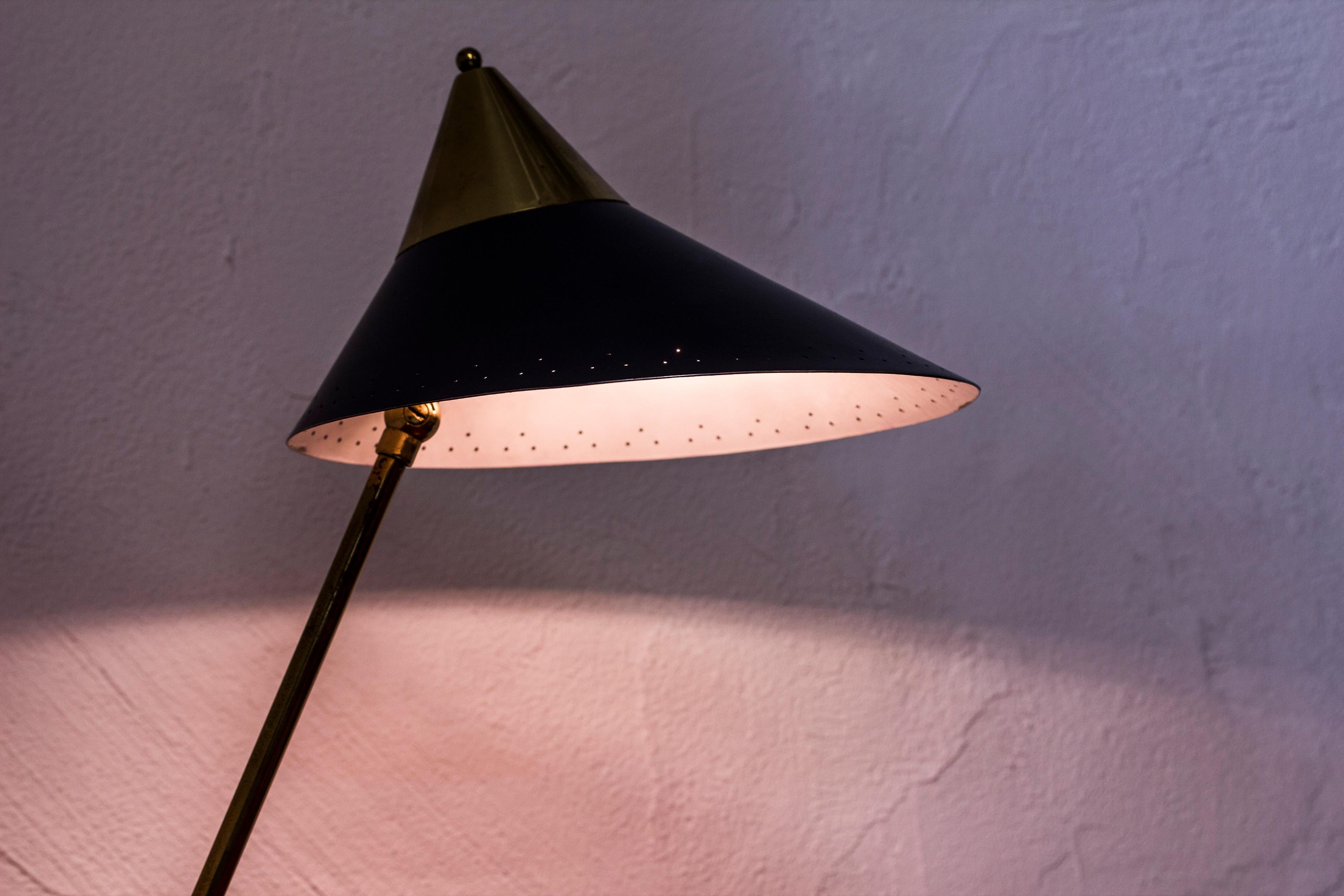 Brass Table Lamp by Svend Aage Holm Sørensen, Denmark, 1950s In Good Condition In Hägersten, SE