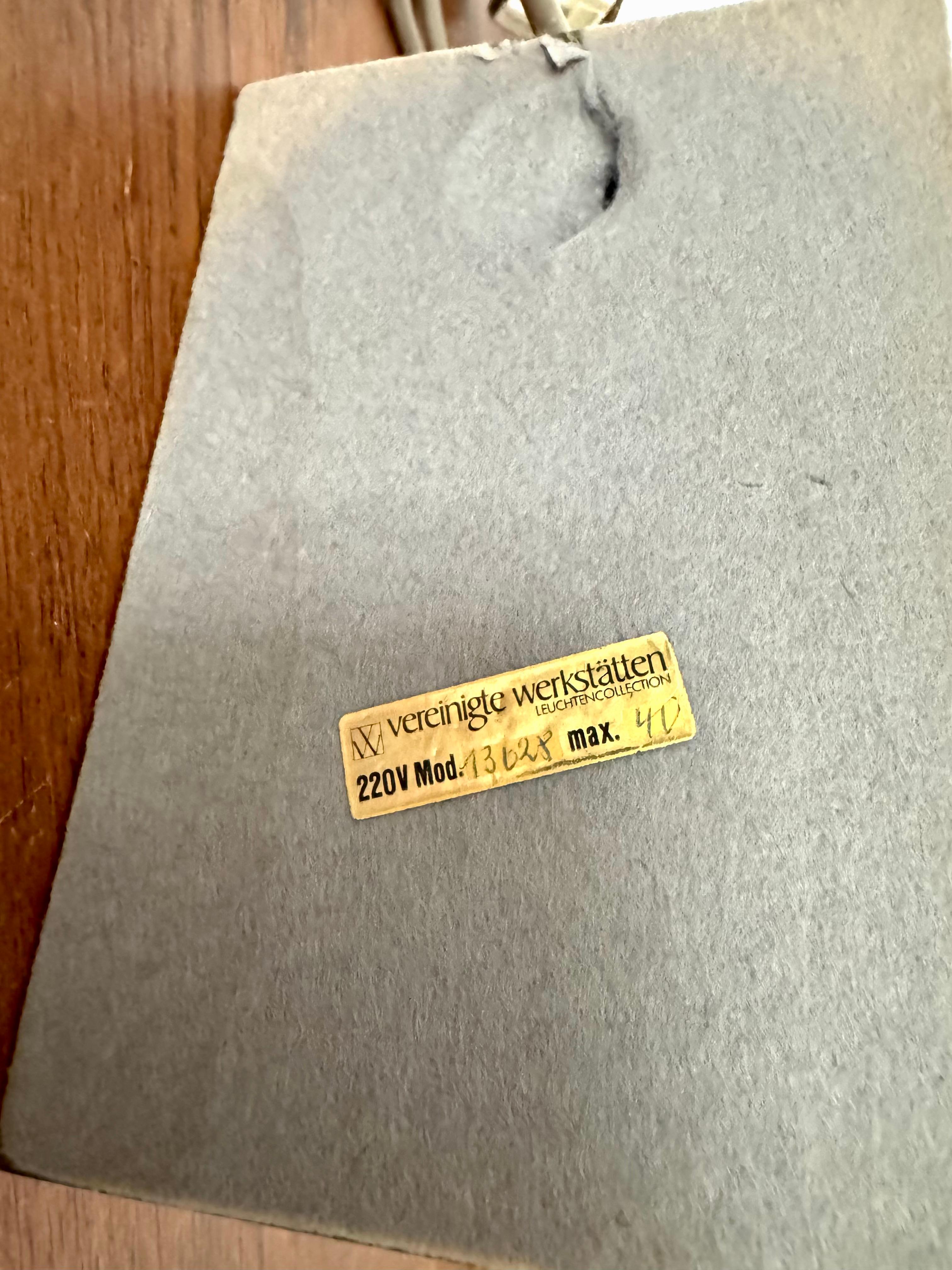 Lámpara de mesa de latón by Colección Vereinigte Werkstätten en venta 8