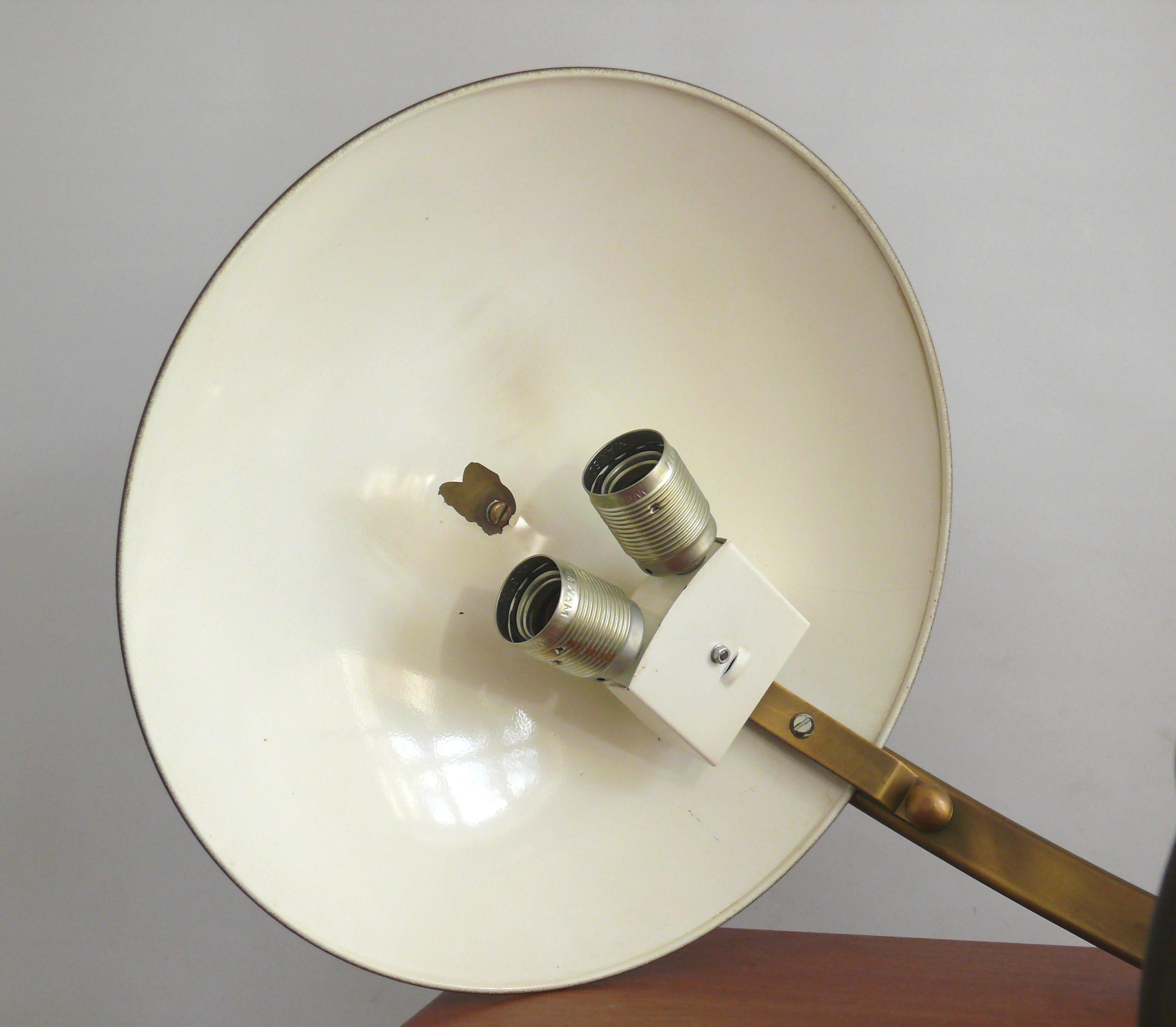 Metà XX secolo Lampada da tavolo in ottone, Lampada da tavolo, Egon Hillebrand, Germania, anni '60