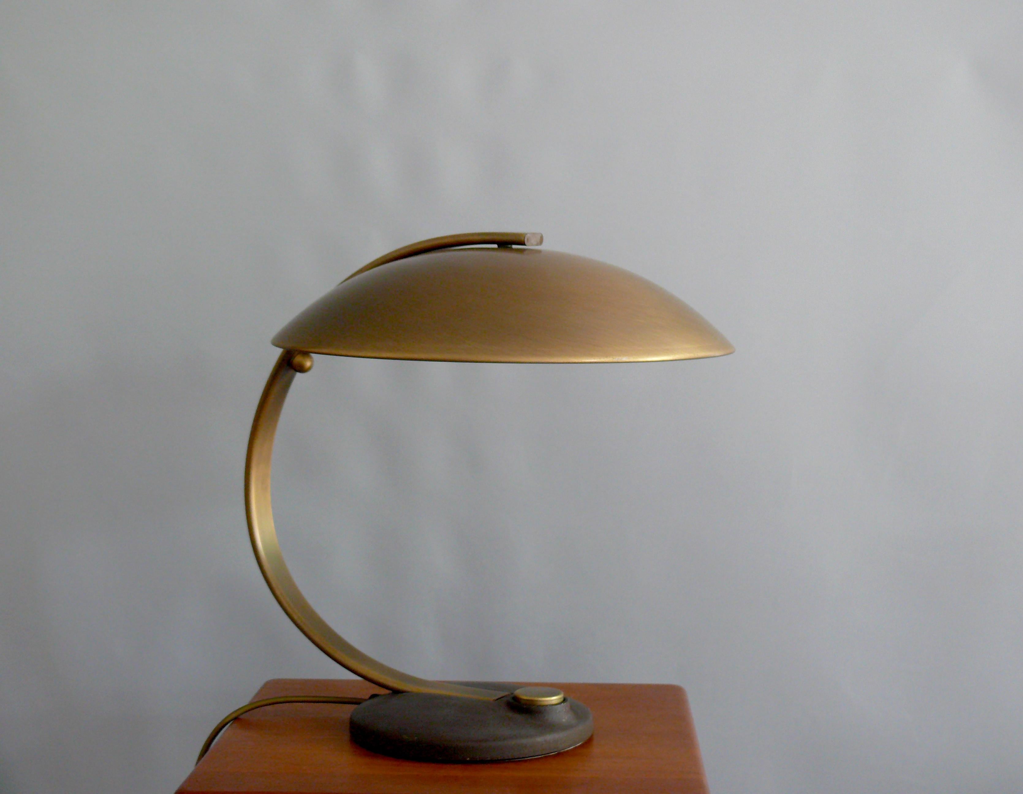 Lámpara de mesa de latón, Lámpara de escritorio, Egon Hillebrand-Modelo 7613, Alemania, años 60 Moderno de mediados de siglo en venta