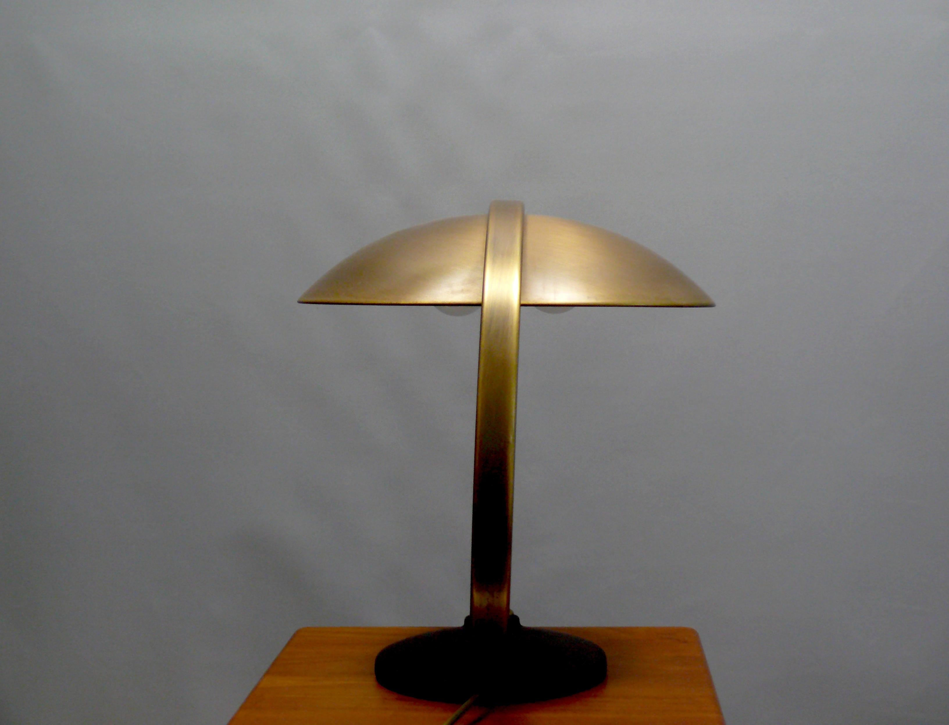 Lámpara de mesa de latón, Lámpara de escritorio, Egon Hillebrand-Modelo 7613, Alemania, años 60 en Bueno estado para la venta en Schwerin, MV