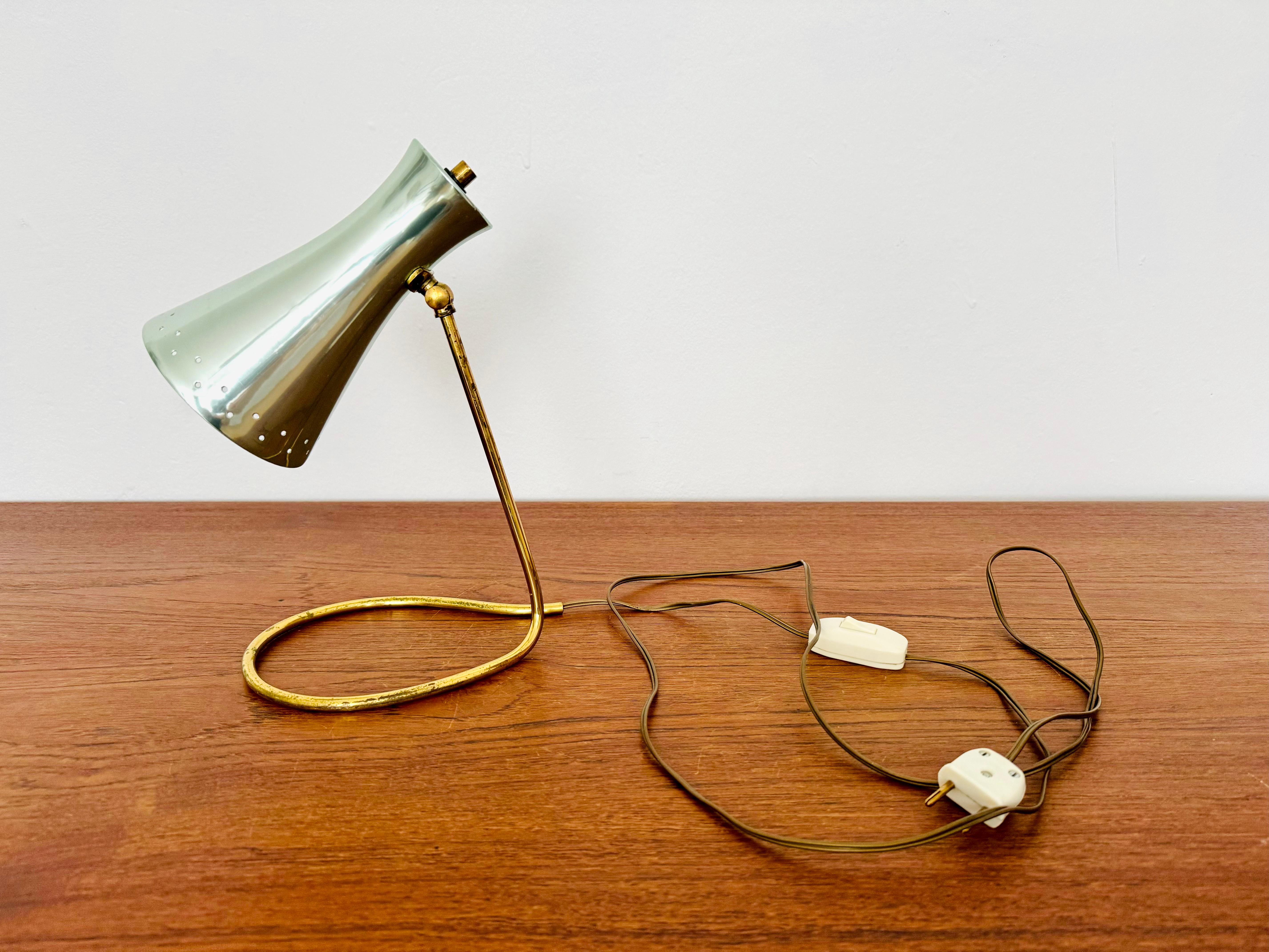 Lampe de table en laiton en vente 6