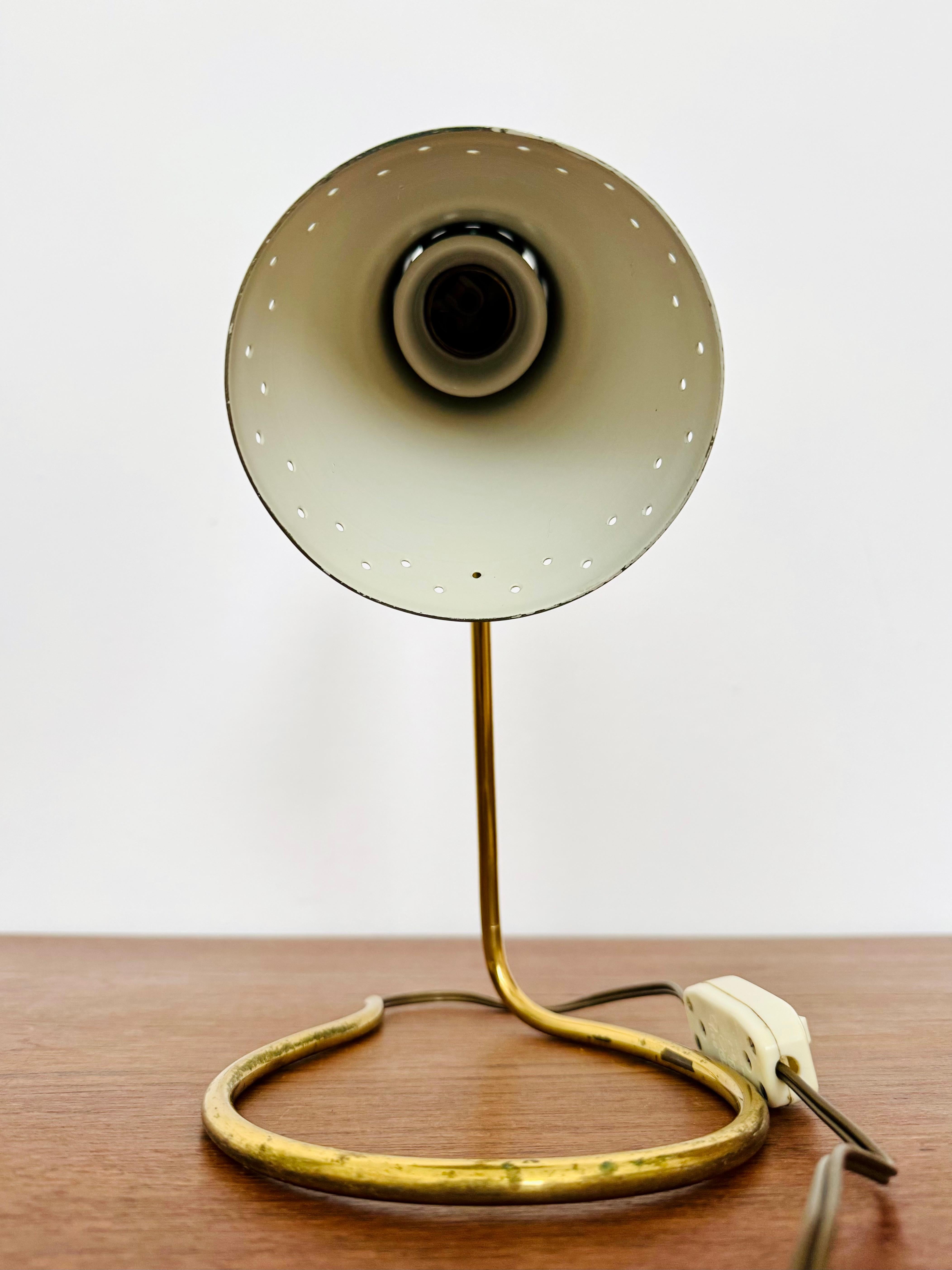 Lampe de table en laiton en vente 7