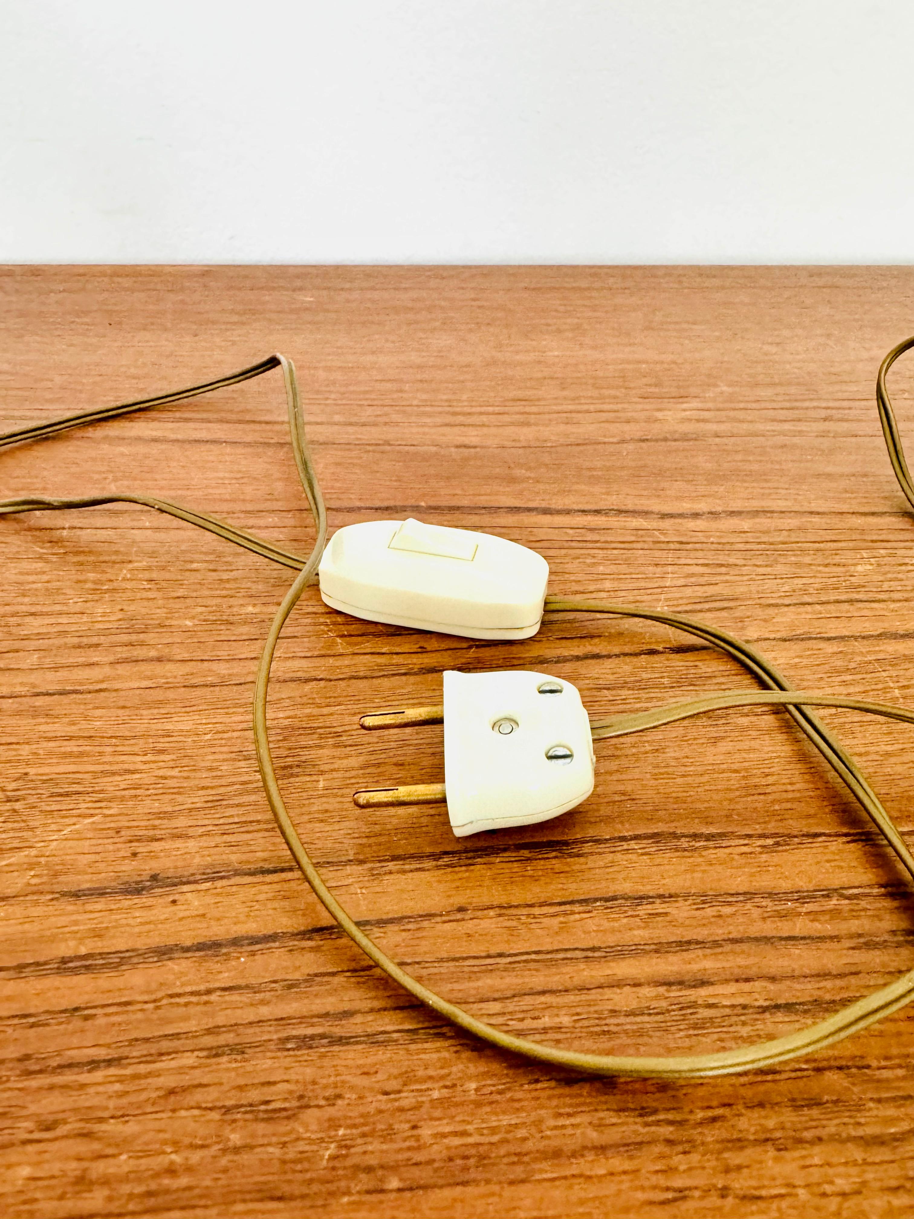 Lampe de table en laiton en vente 10