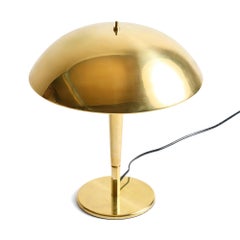Lampada da tavolo in ottone di Paavo Tynell per Taito Oy