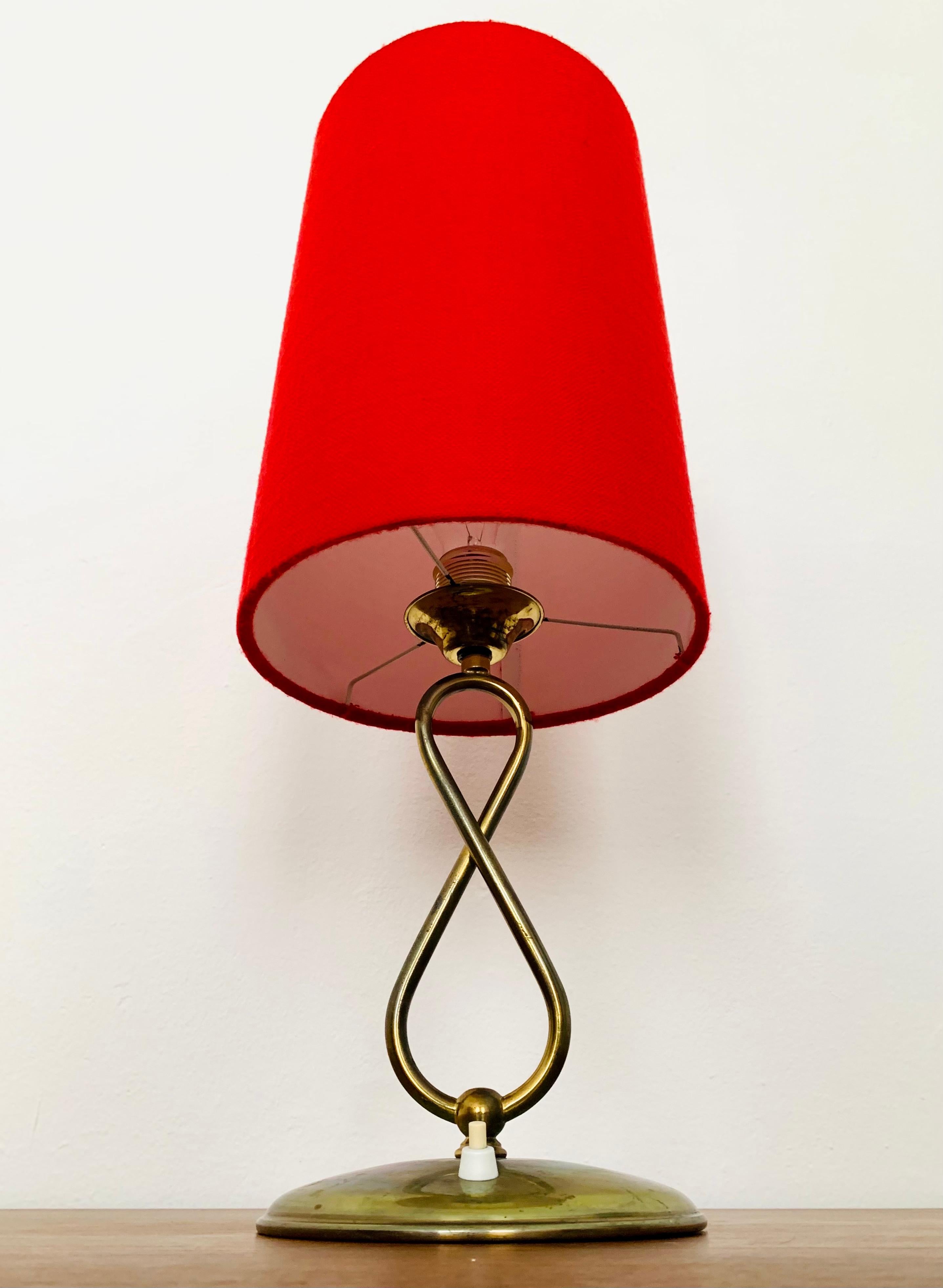 Milieu du XXe siècle Lampe de table en laiton en vente