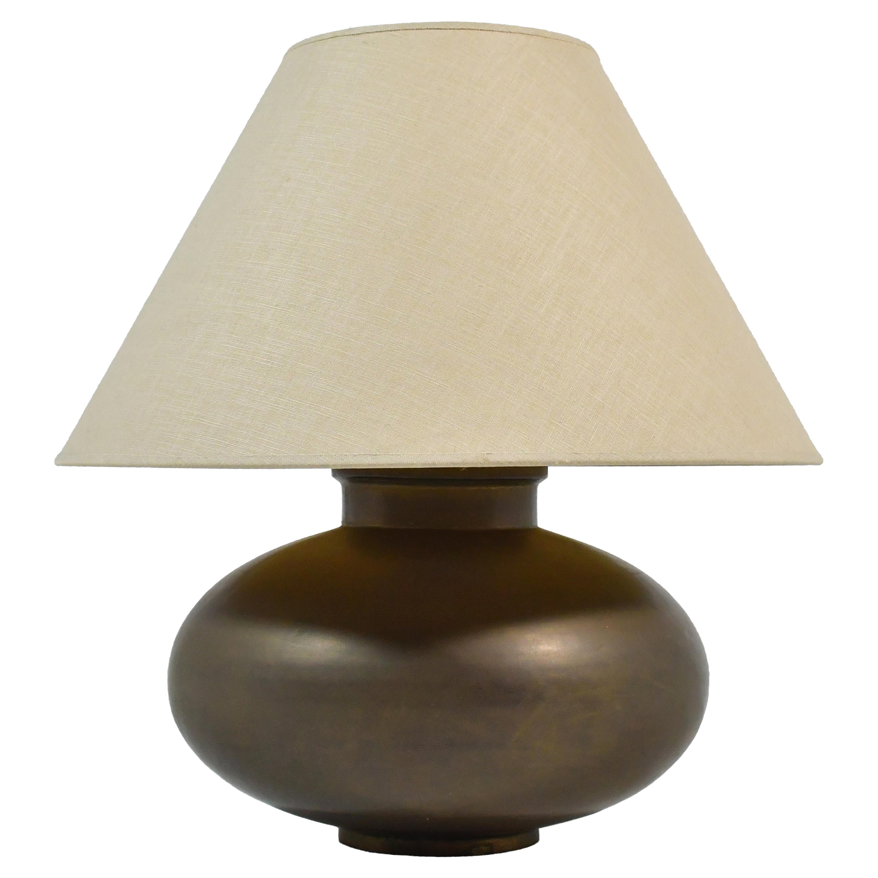 Lámpara de mesa de latón