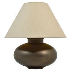 Lámpara de mesa de latón