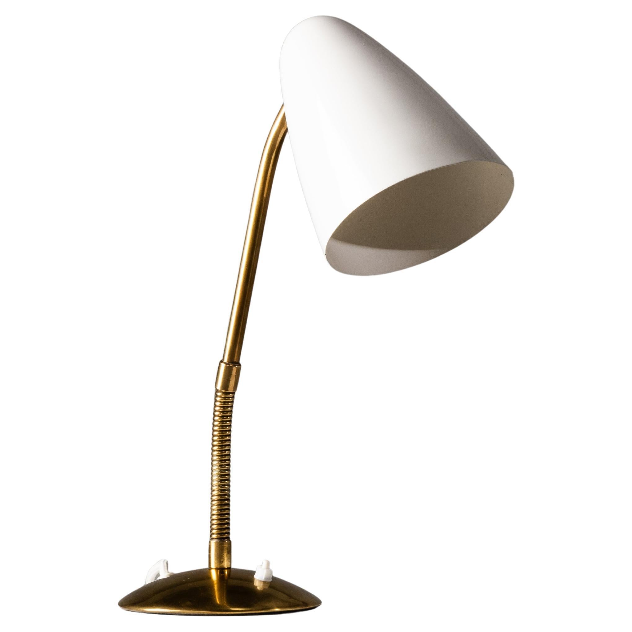 Lámpara de mesa de latón Modelo 40-068 de Lisa Johansson-Pape para Orno, Finlandia, años 50