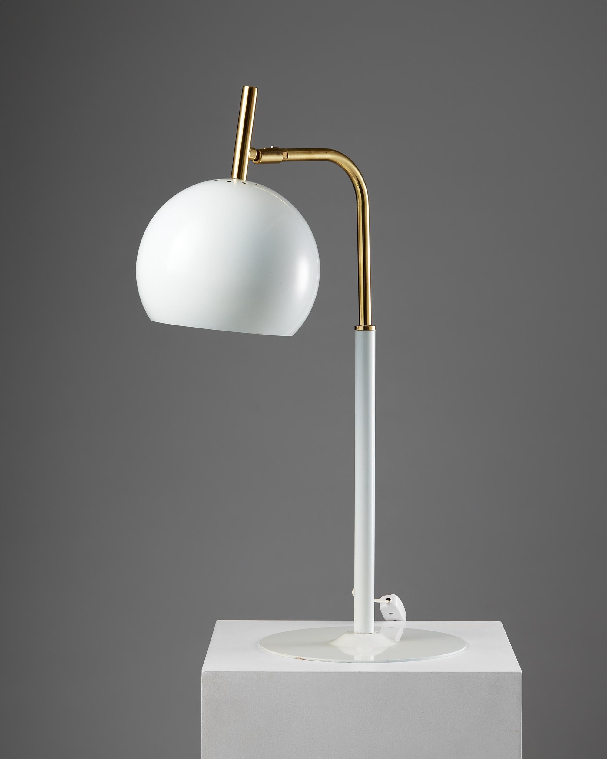 Mid-Century Modern Brass Table lamp model B 275 designed by Hans-Agne Jakobsson for Markaryd, White For Sale