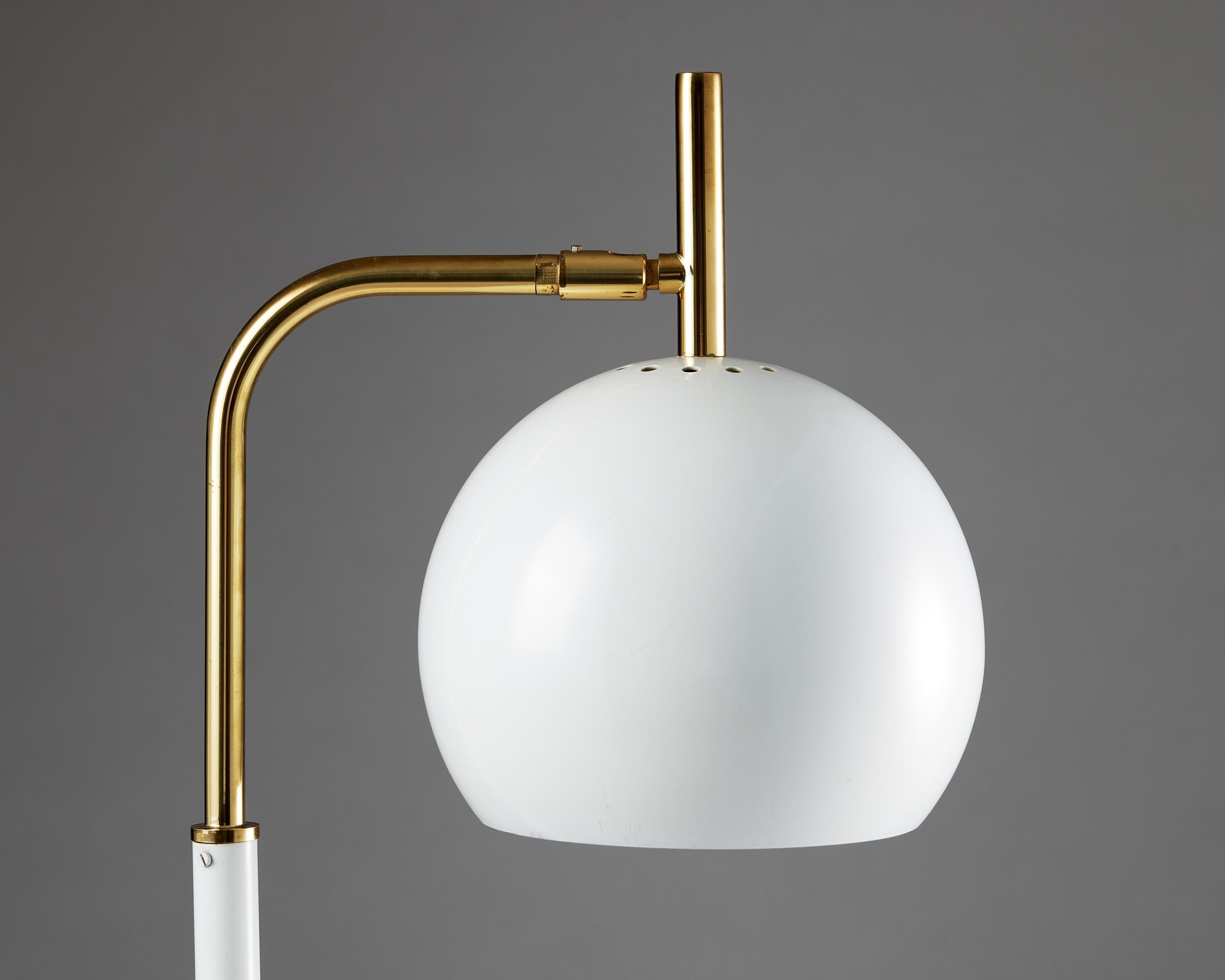 Swedish Brass Table lamp model B 275 designed by Hans-Agne Jakobsson for Markaryd, White For Sale