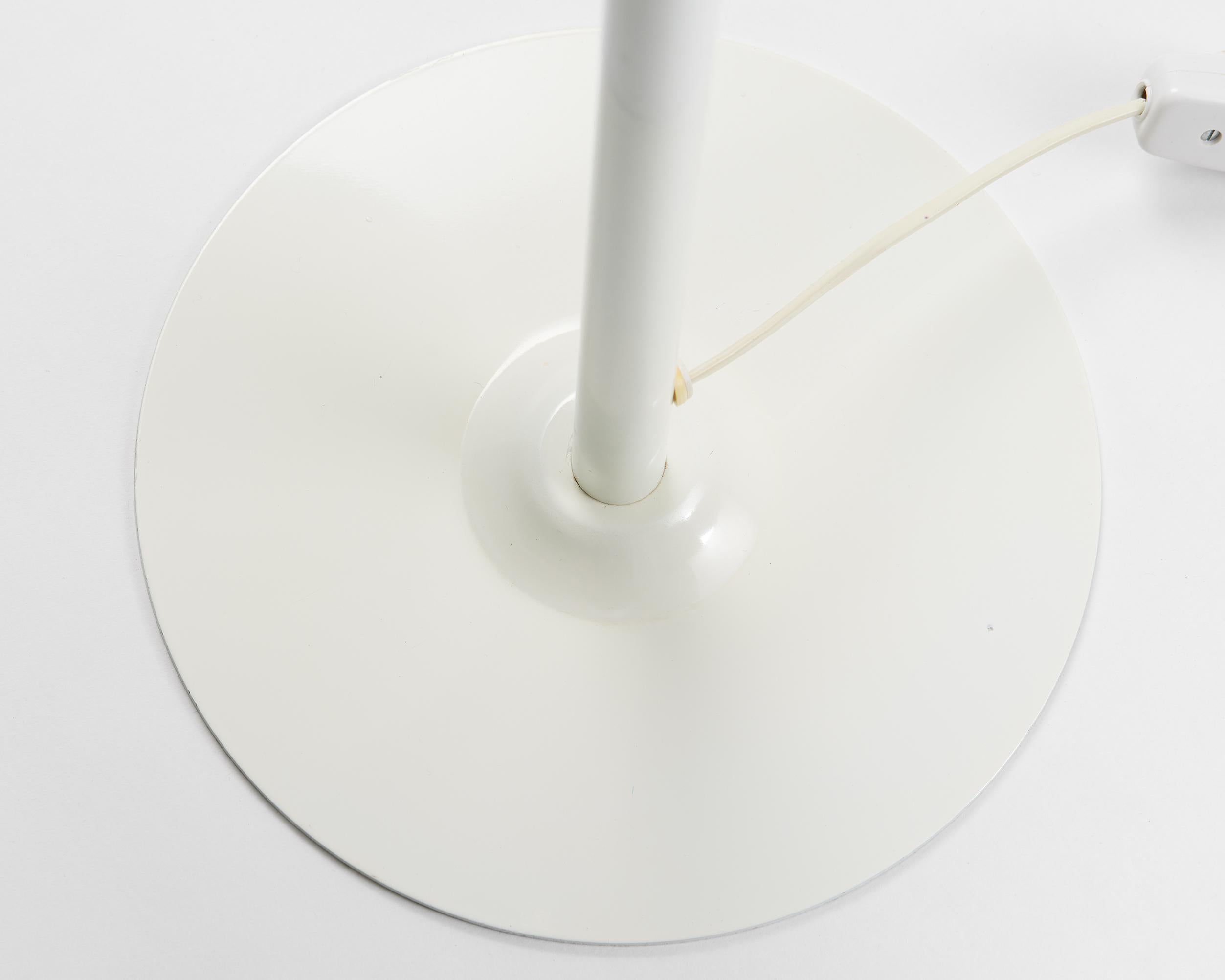 Milieu du XXe siècle Lampe de bureau modèle B 275 conçue par Hans-Agne Jakobsson pour Markaryd, blanche en vente