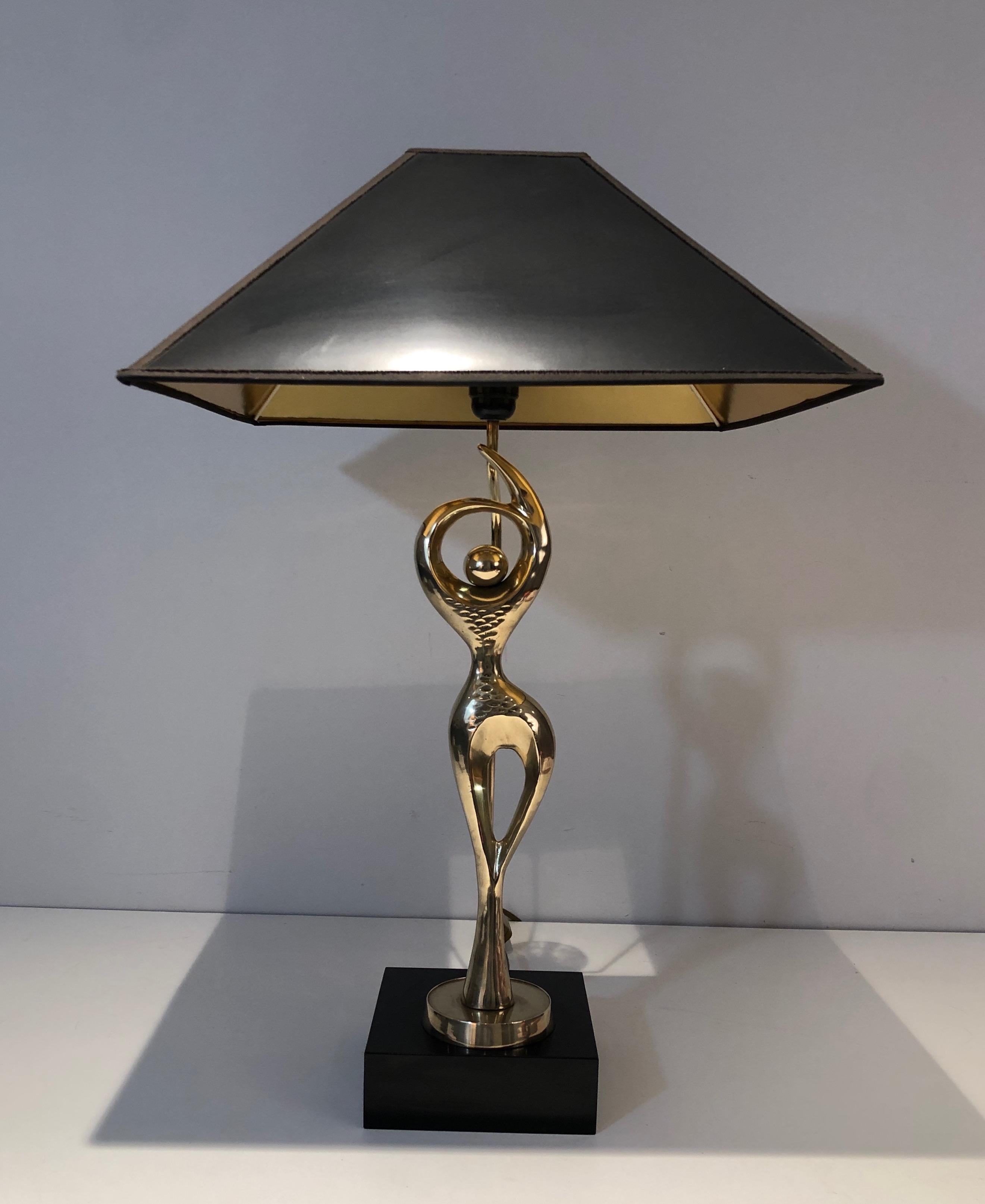 Brass Table Lamp Representing a Stylish Dancer For Sale 5
