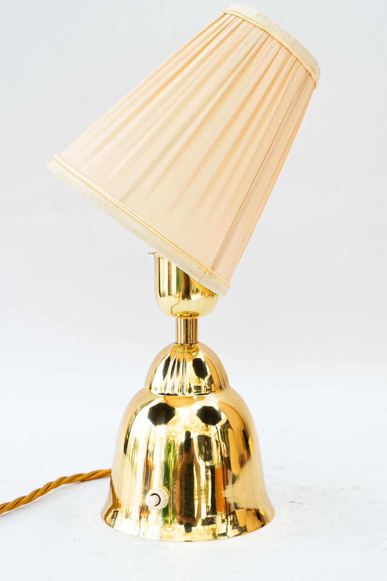 Messing Tischlampe mit Stoffschirm wien um 1950er (Mitte des 20. Jahrhunderts) im Angebot