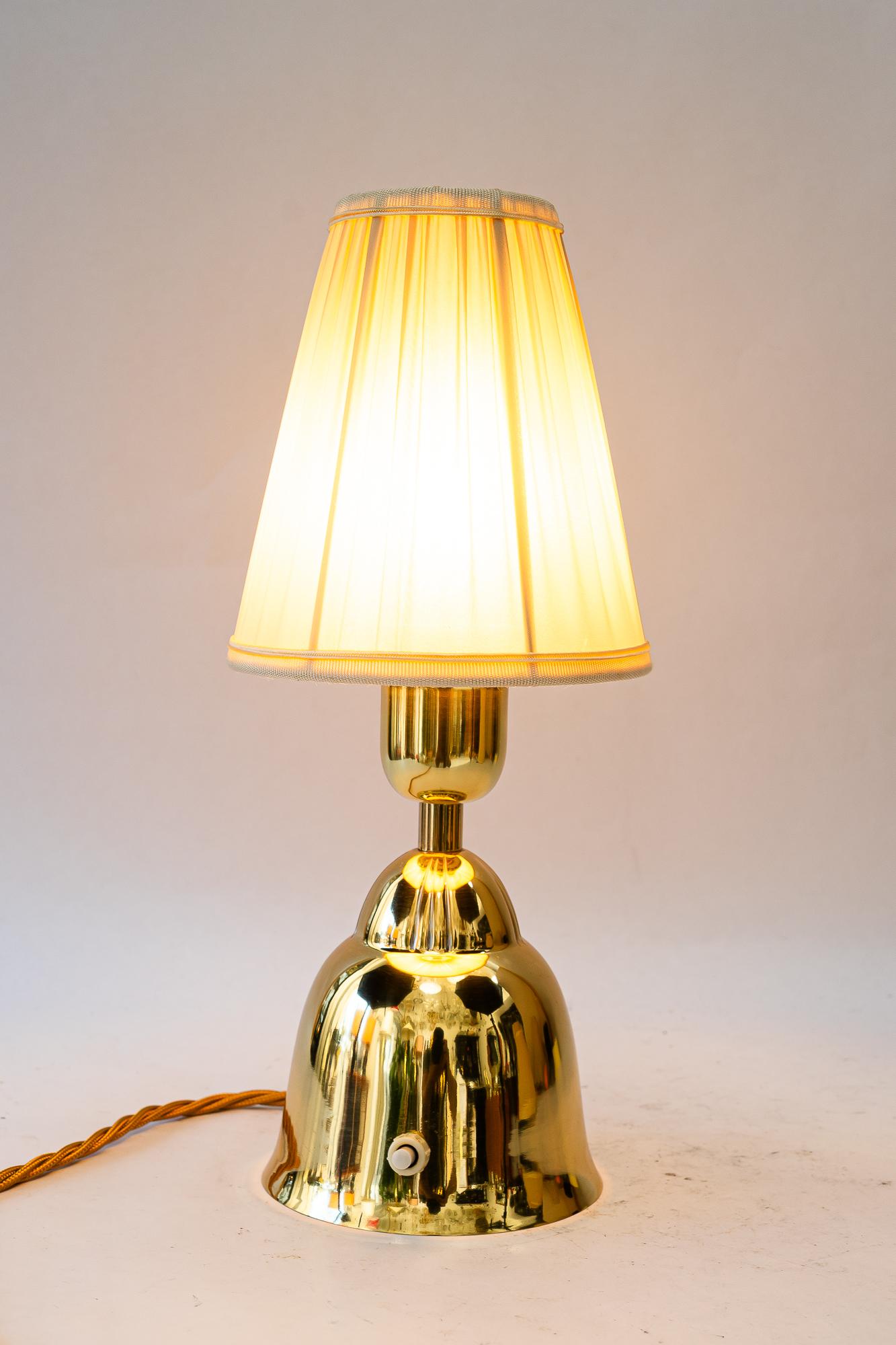 Messing Tischlampe mit Stoffschirm wien um 1950er im Angebot 2