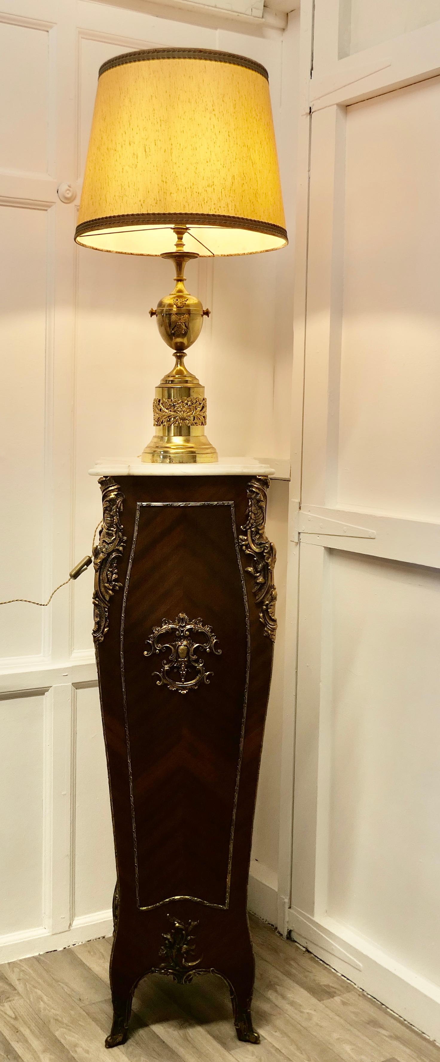 Brass Table Lamp with Italian Classical Mask and Mounts to the Base For Sale 1