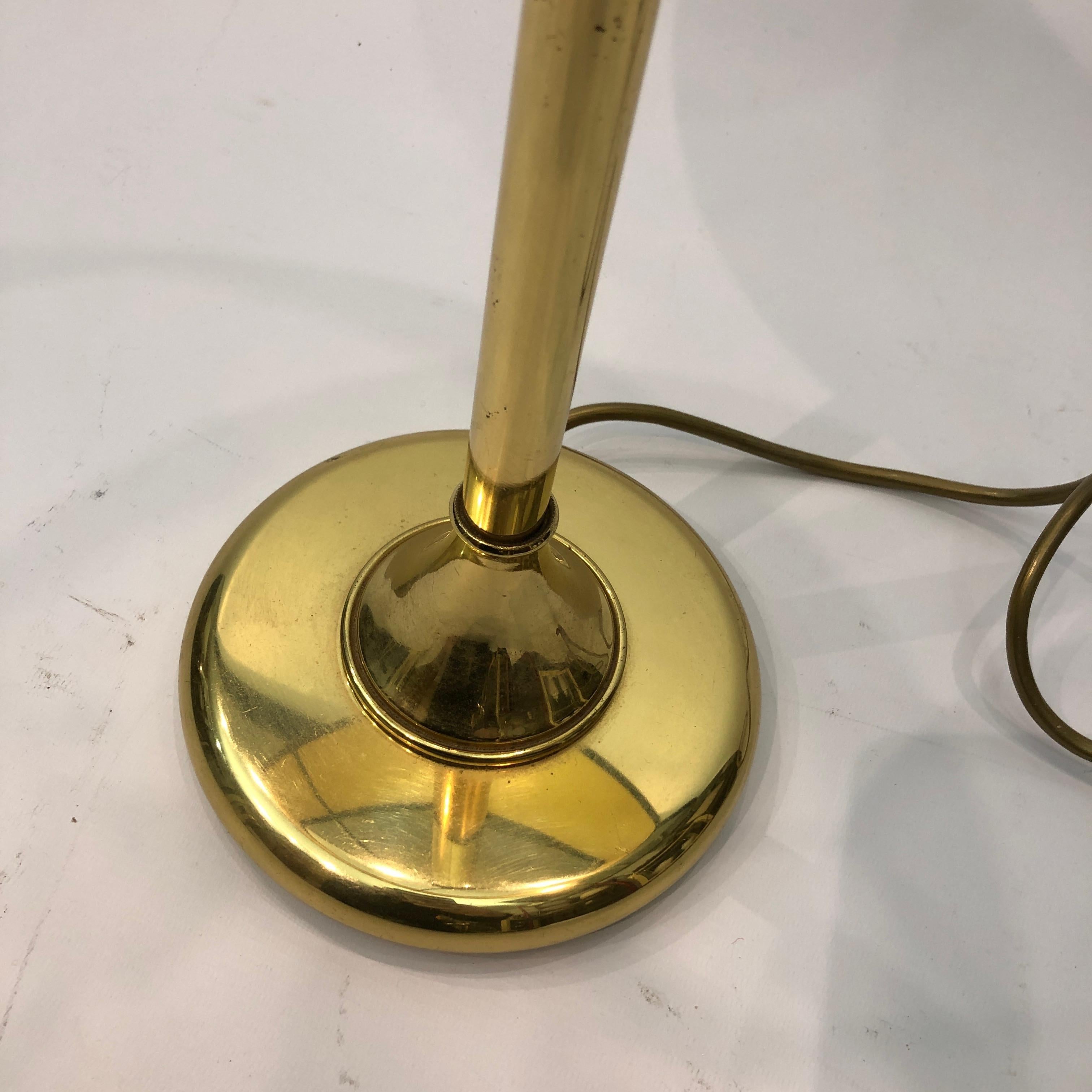 Lampe de table en laiton avec abat-jour MidCentury Modern Minimalist 1980s Hollywood Regency en vente 1
