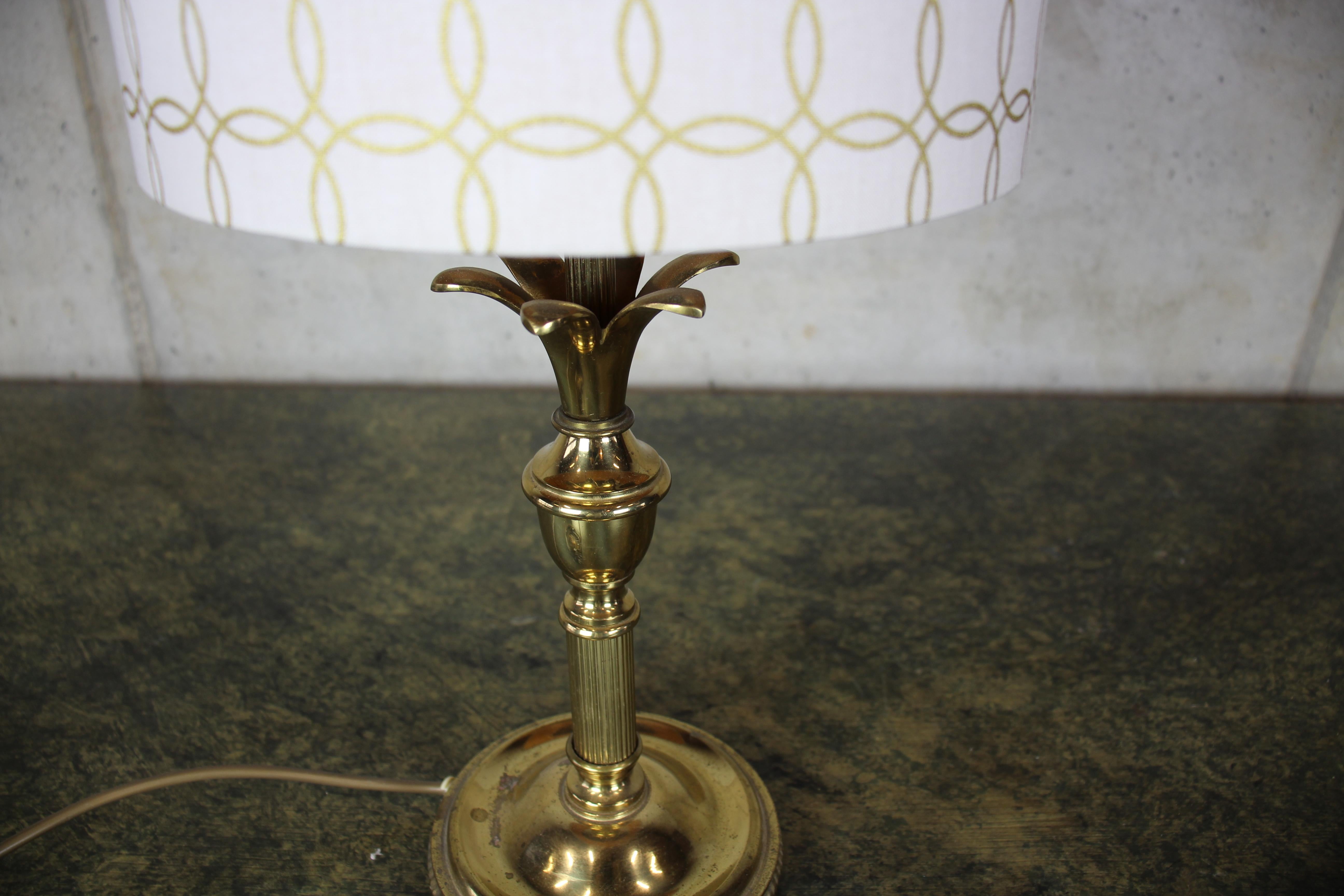 Brass Table Lamp with Stylized Pineapple For Sale 12