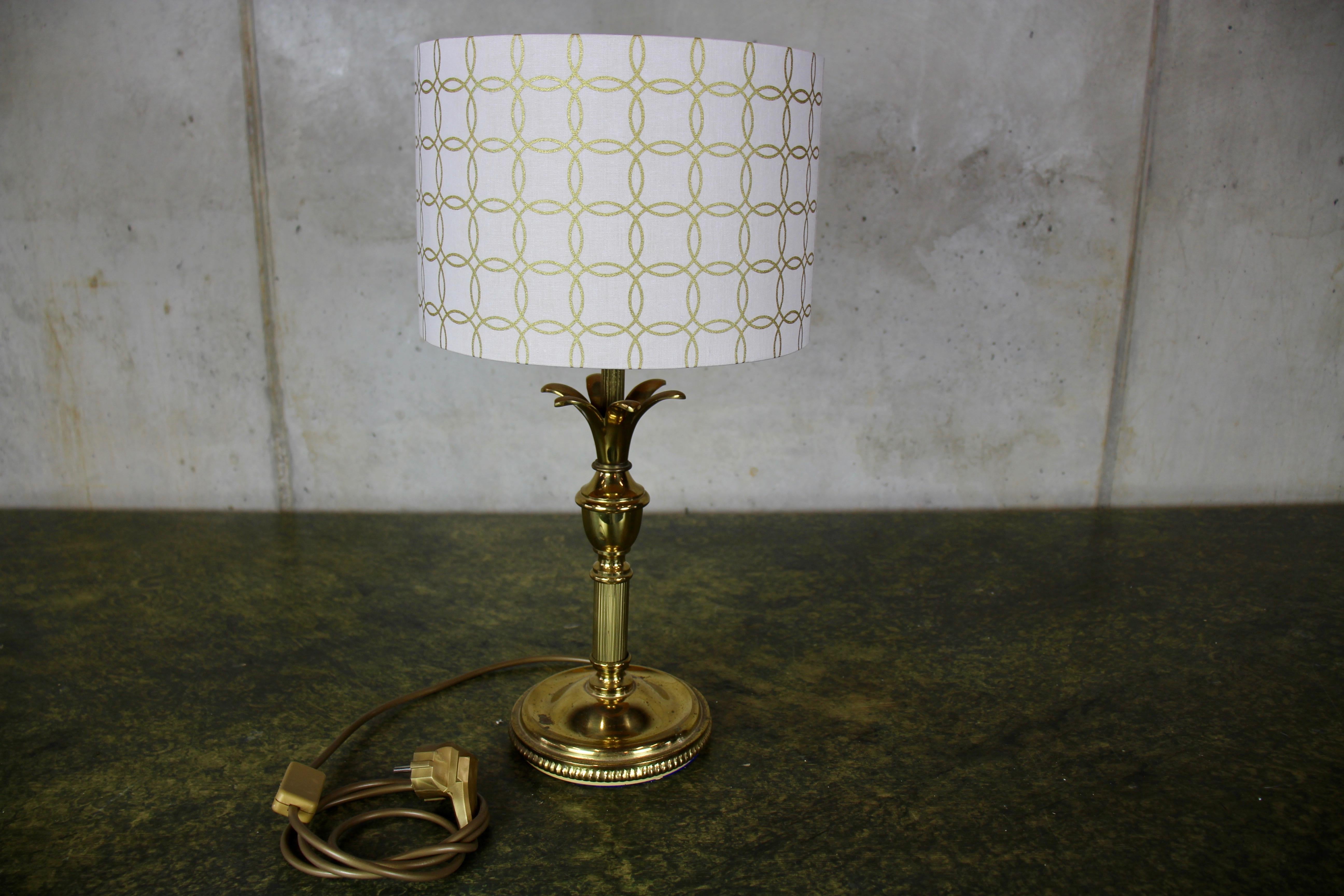 Brass Table Lamp with Stylized Pineapple In Fair Condition For Sale In Hamburg, DE