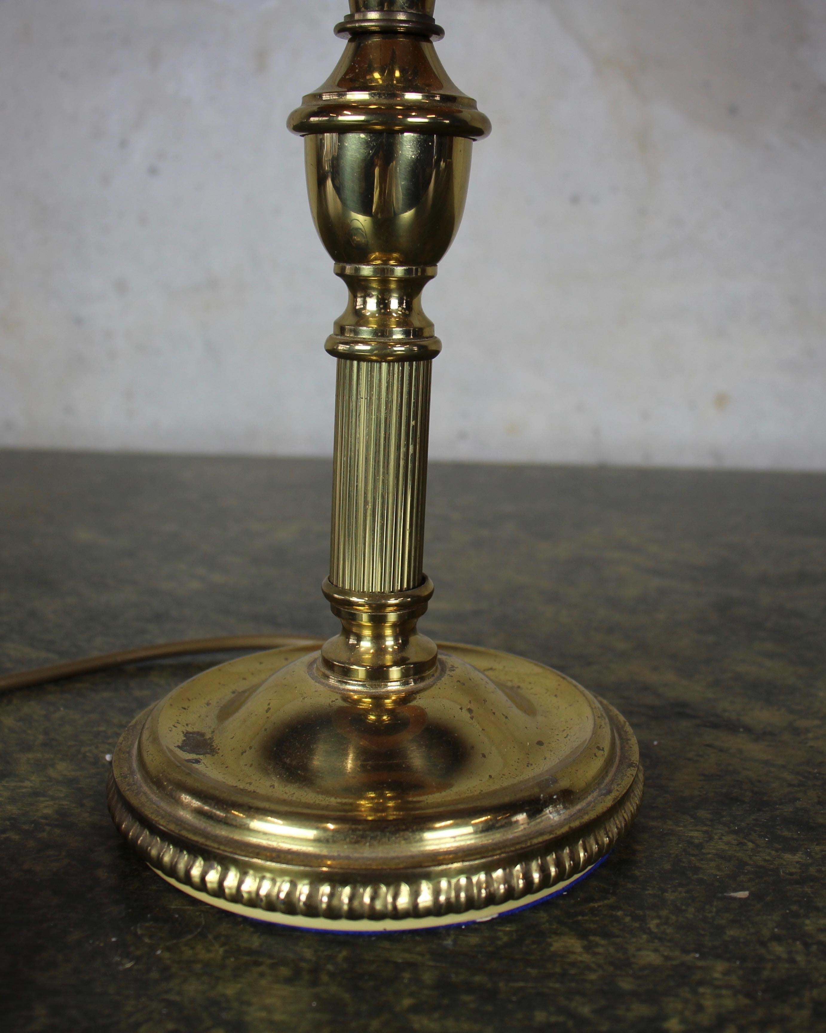 Late 20th Century Brass Table Lamp with Stylized Pineapple For Sale
