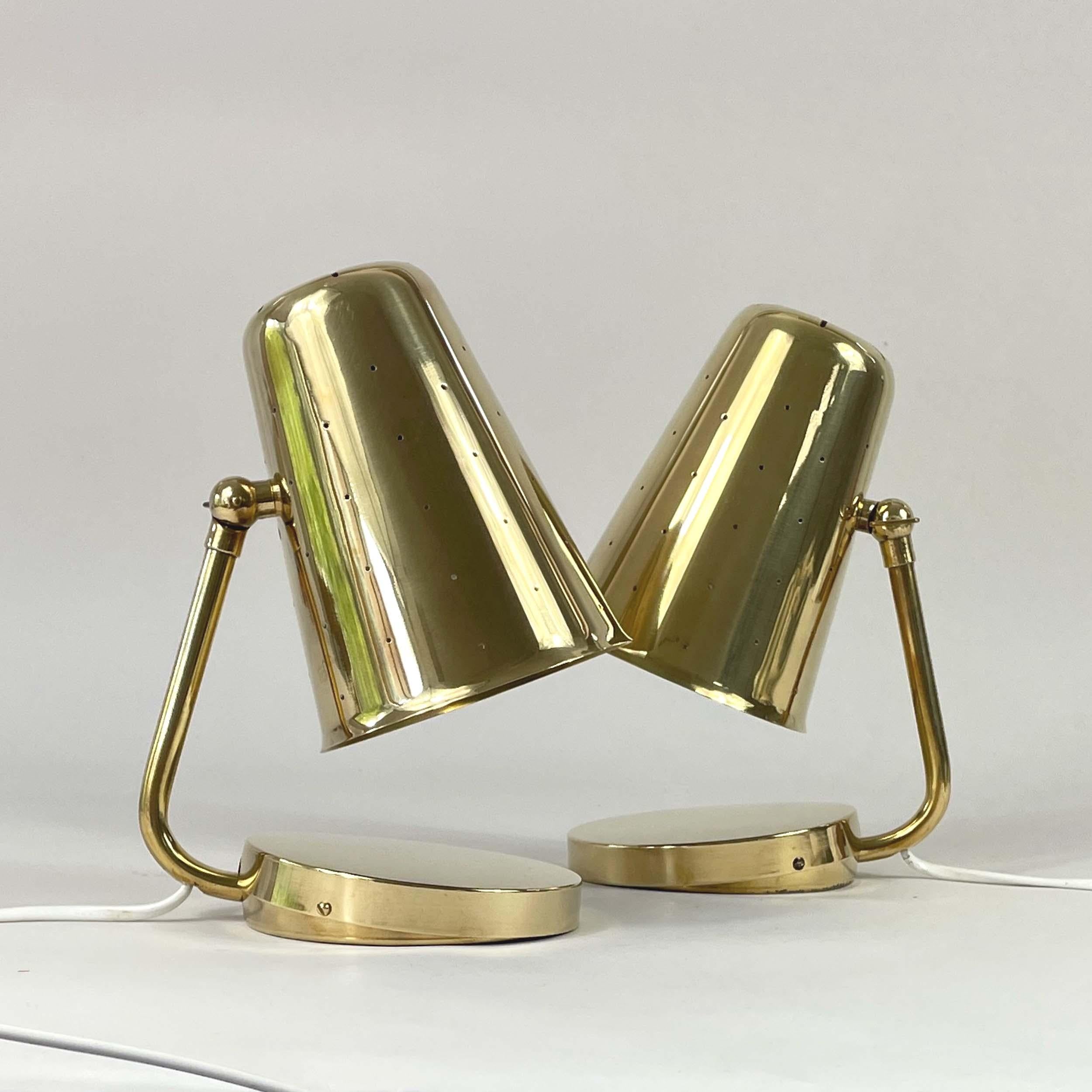 Suédois Lampes de table en laiton Karl Borén, Boréns Borås Belysning Suède années 1950, ensemble de 2 en vente