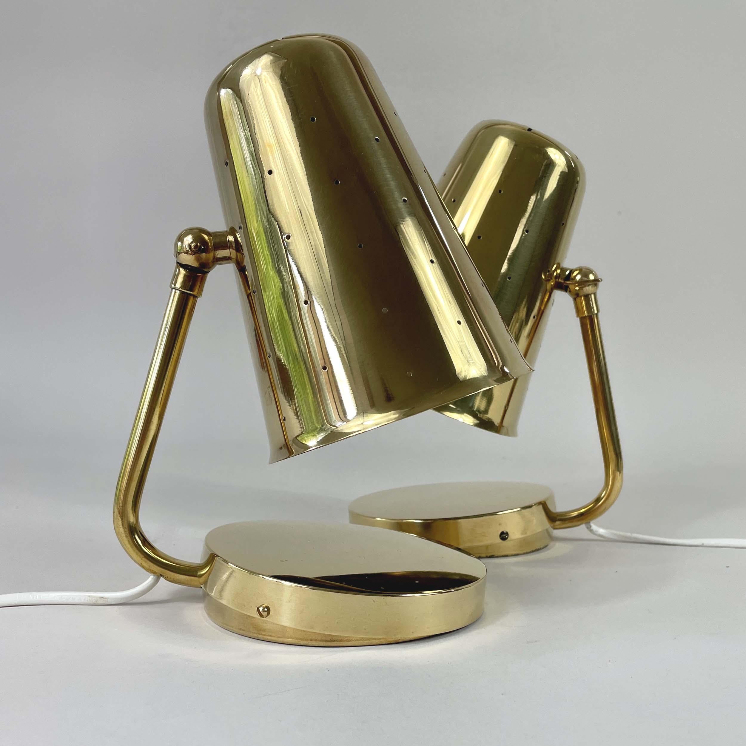 Milieu du XXe siècle Lampes de table en laiton Karl Borén, Boréns Borås Belysning Suède années 1950, ensemble de 2 en vente