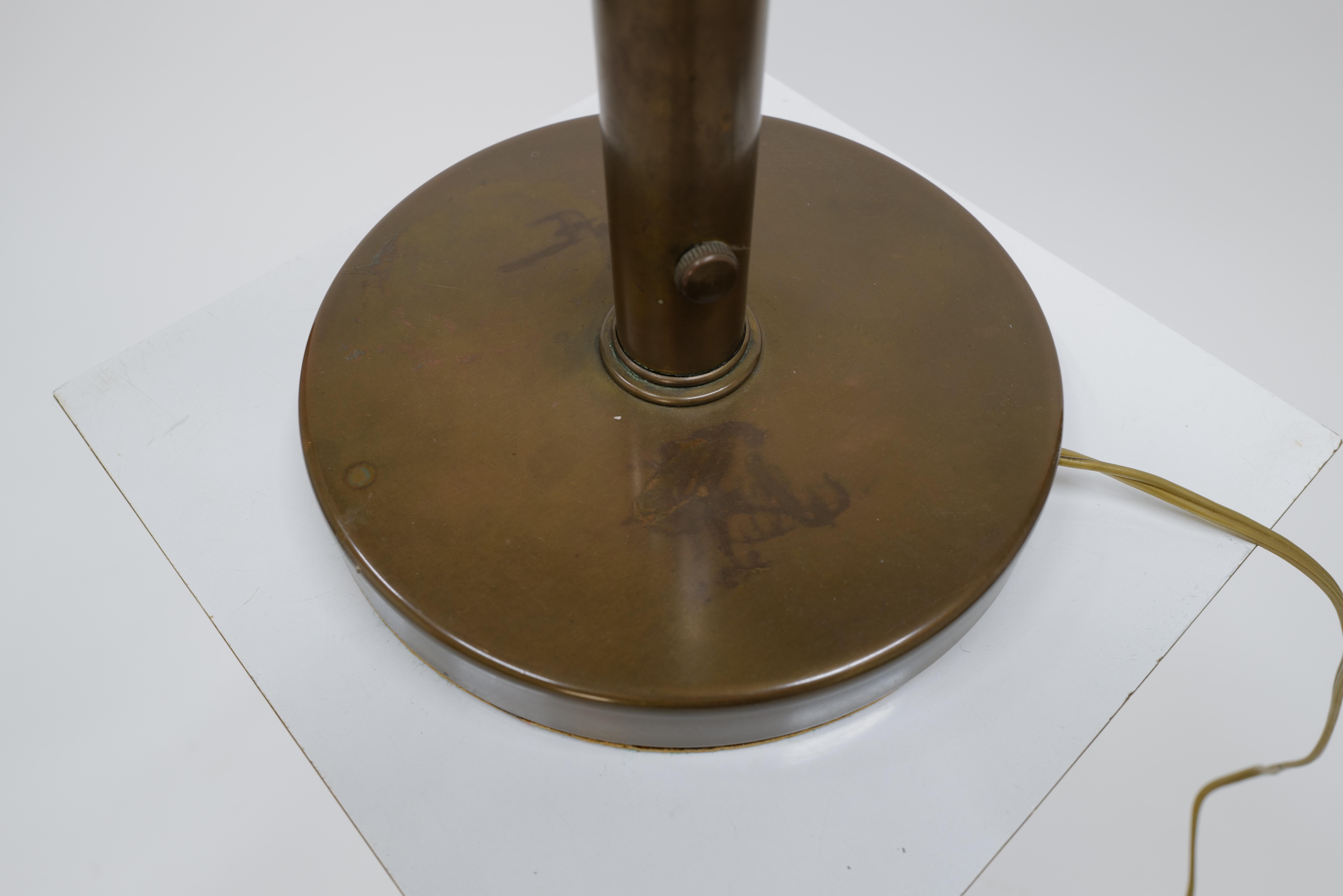 Late 20th Century Brass Table or Desk Reading Lamp For Sale