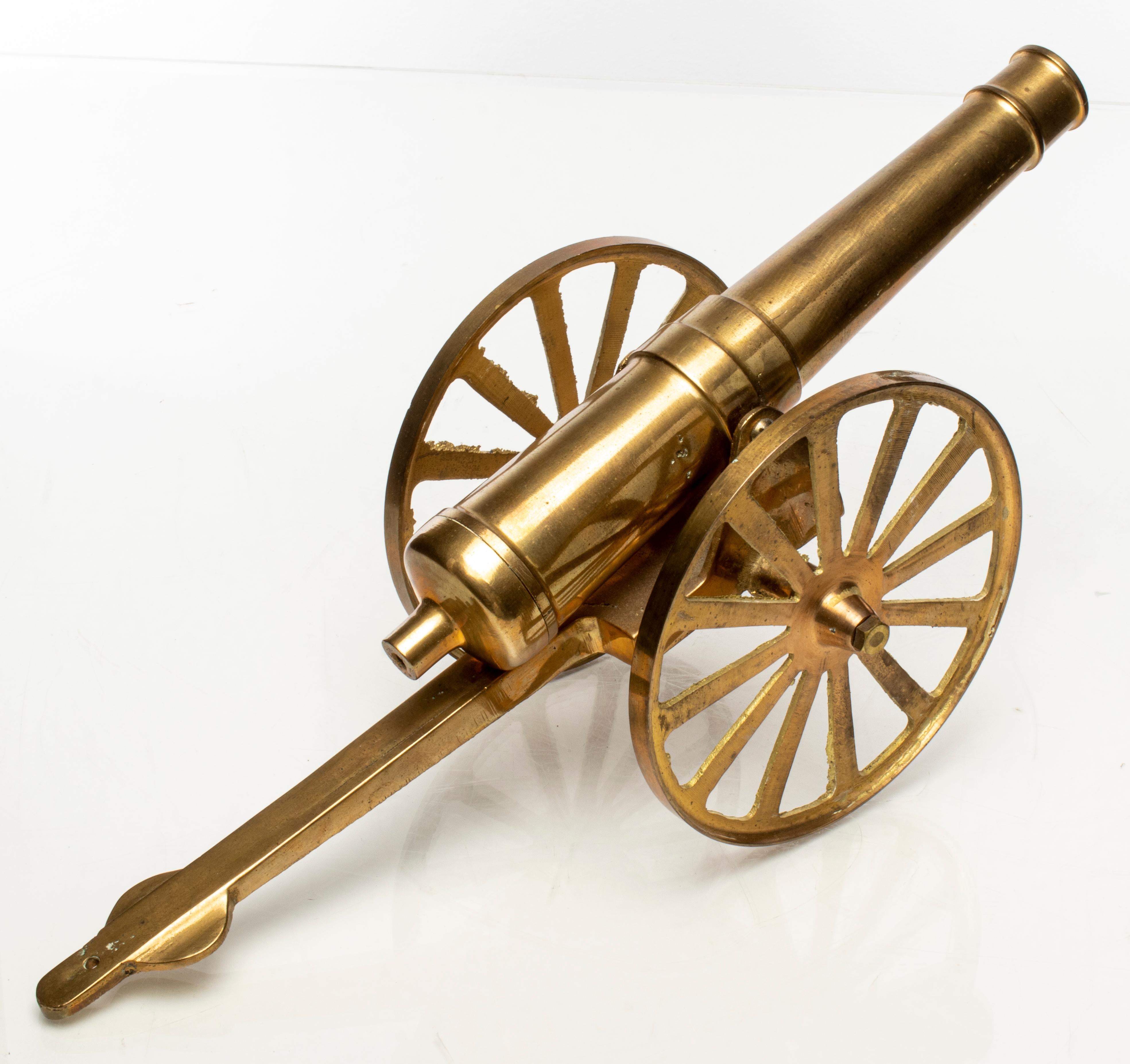Brass Tabletop Model of a Cannon In Good Condition In New York, NY