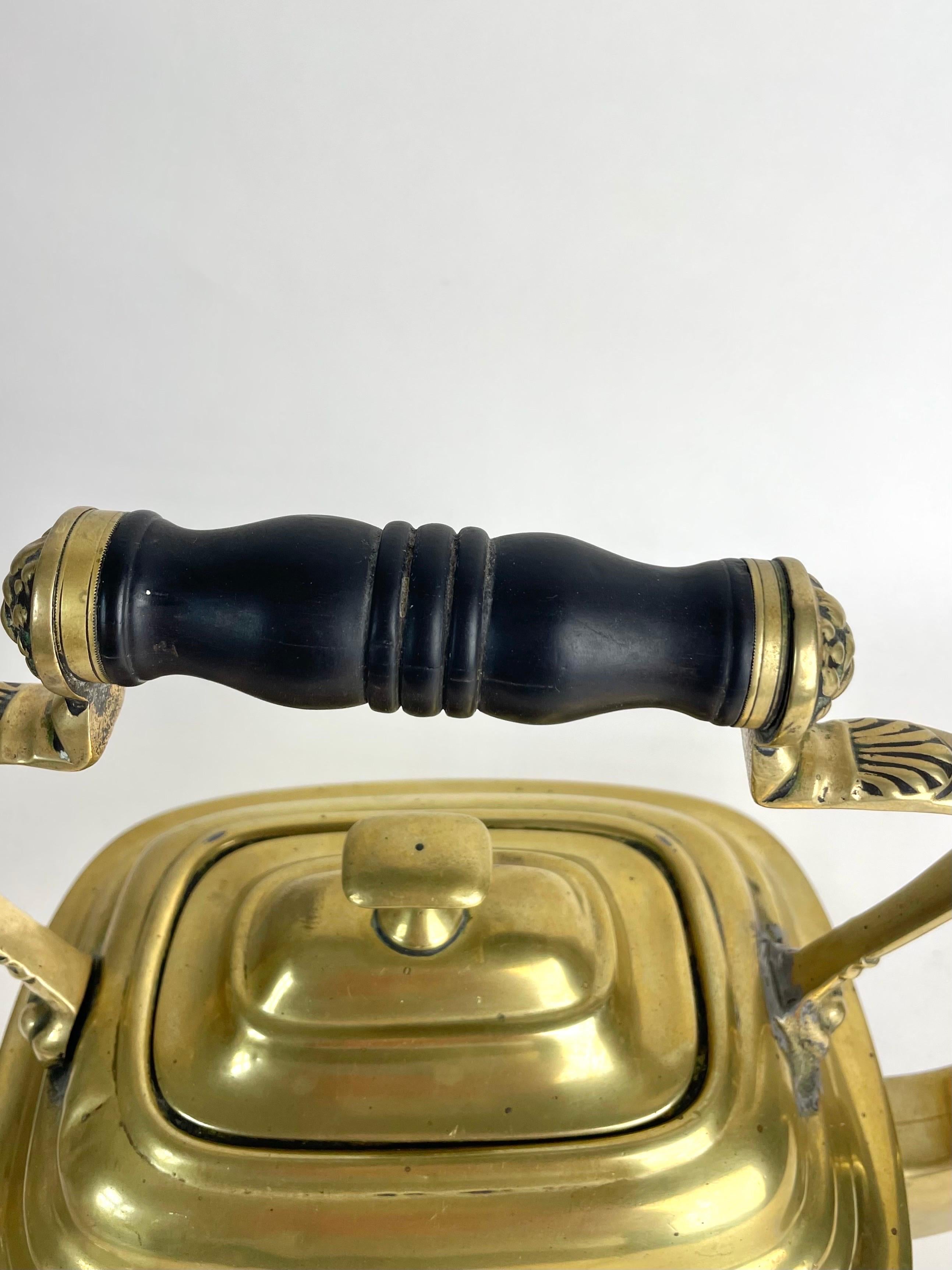 Théière Regency anglaise des années 1820 en vente 6