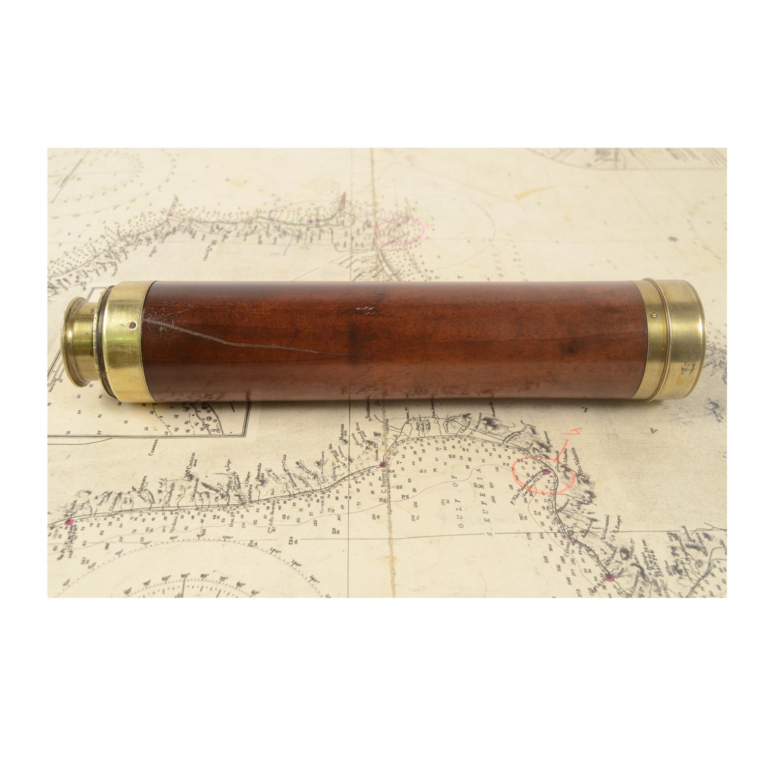 Early 19th Century 19th Century Antique Brass Telescope with Mahogany Handle English Manufacture