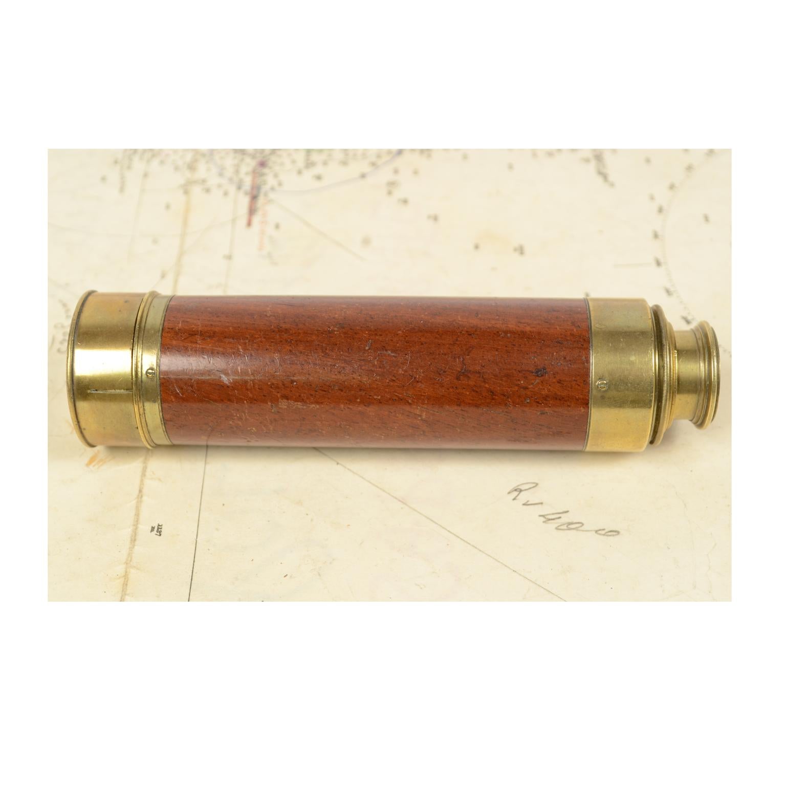Mid-19th Century Brass Telescope with Mahogany Wooden Handle Made in UK in circa 1840