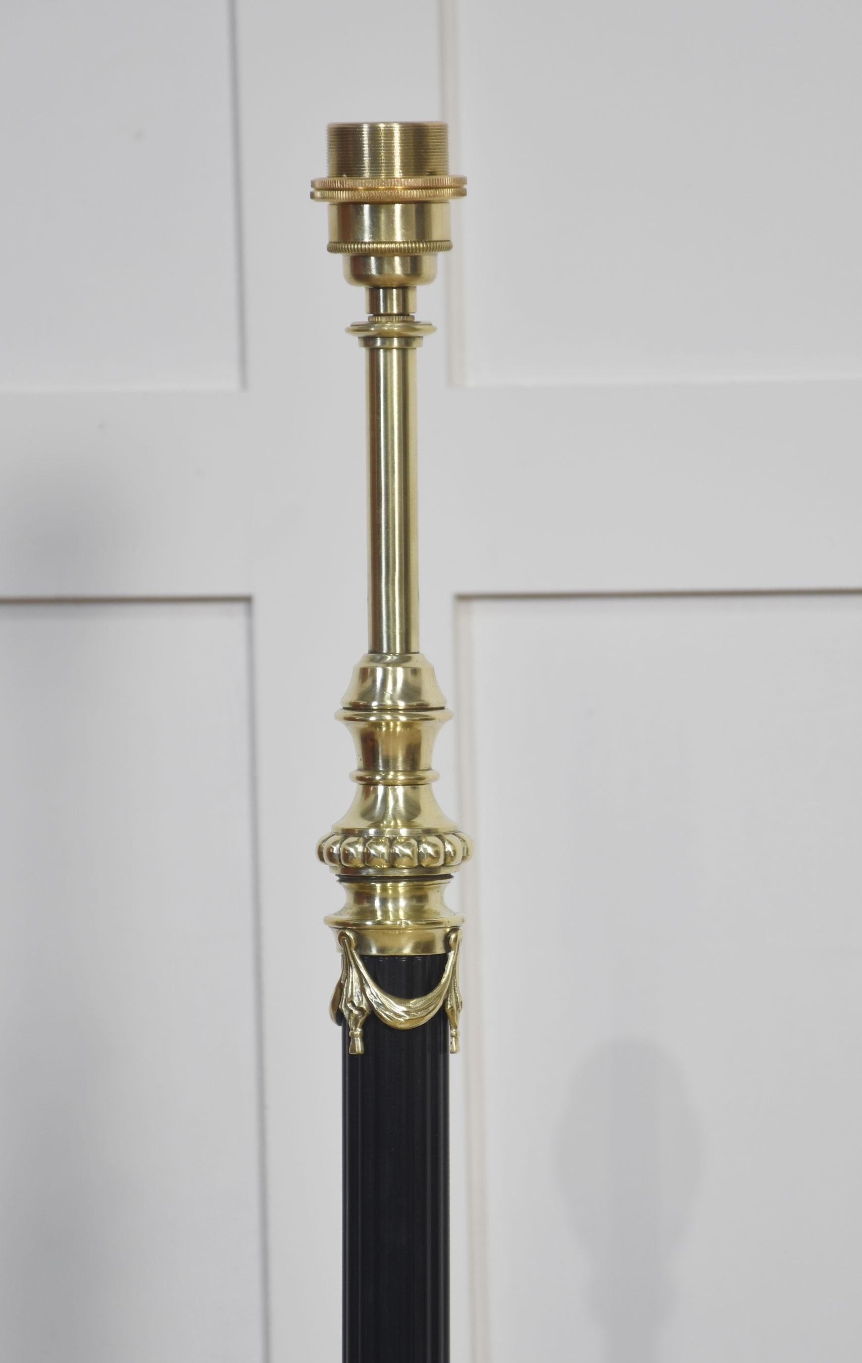 Lampada telescopica standard in ottone in vendita 4