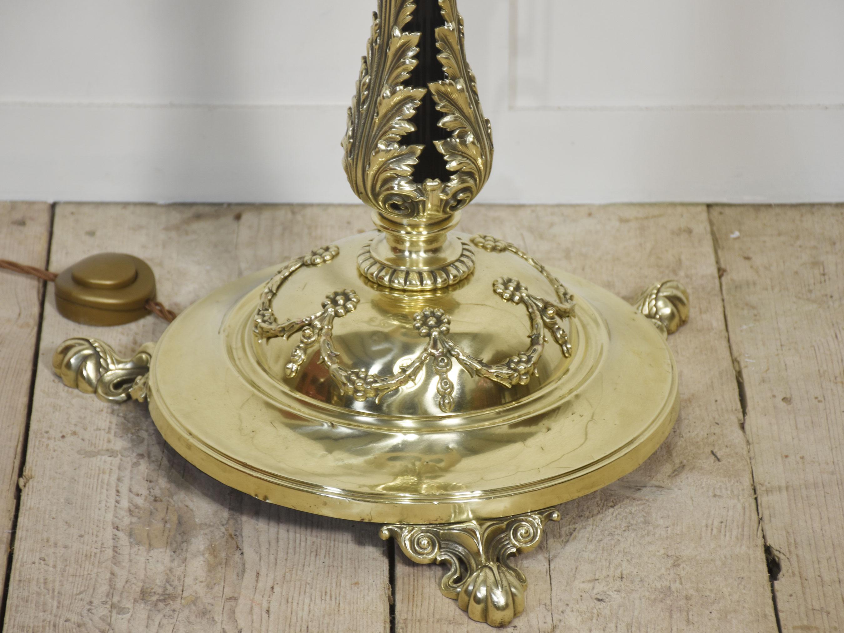 XIX secolo Lampada telescopica standard in ottone in vendita