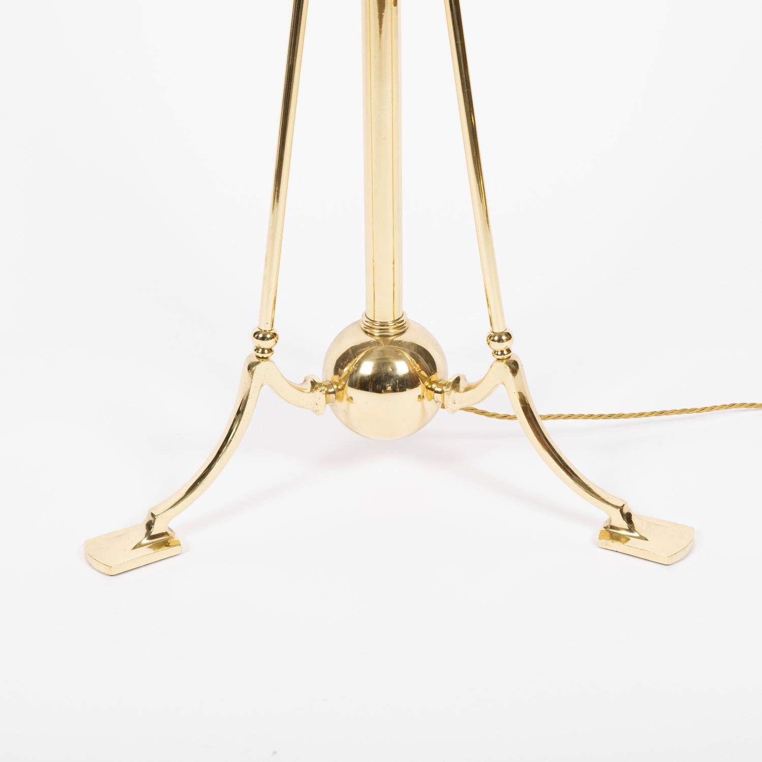 Brass Telescopic Standard Lamp in the Manner of Benson In Good Condition For Sale In London, GB