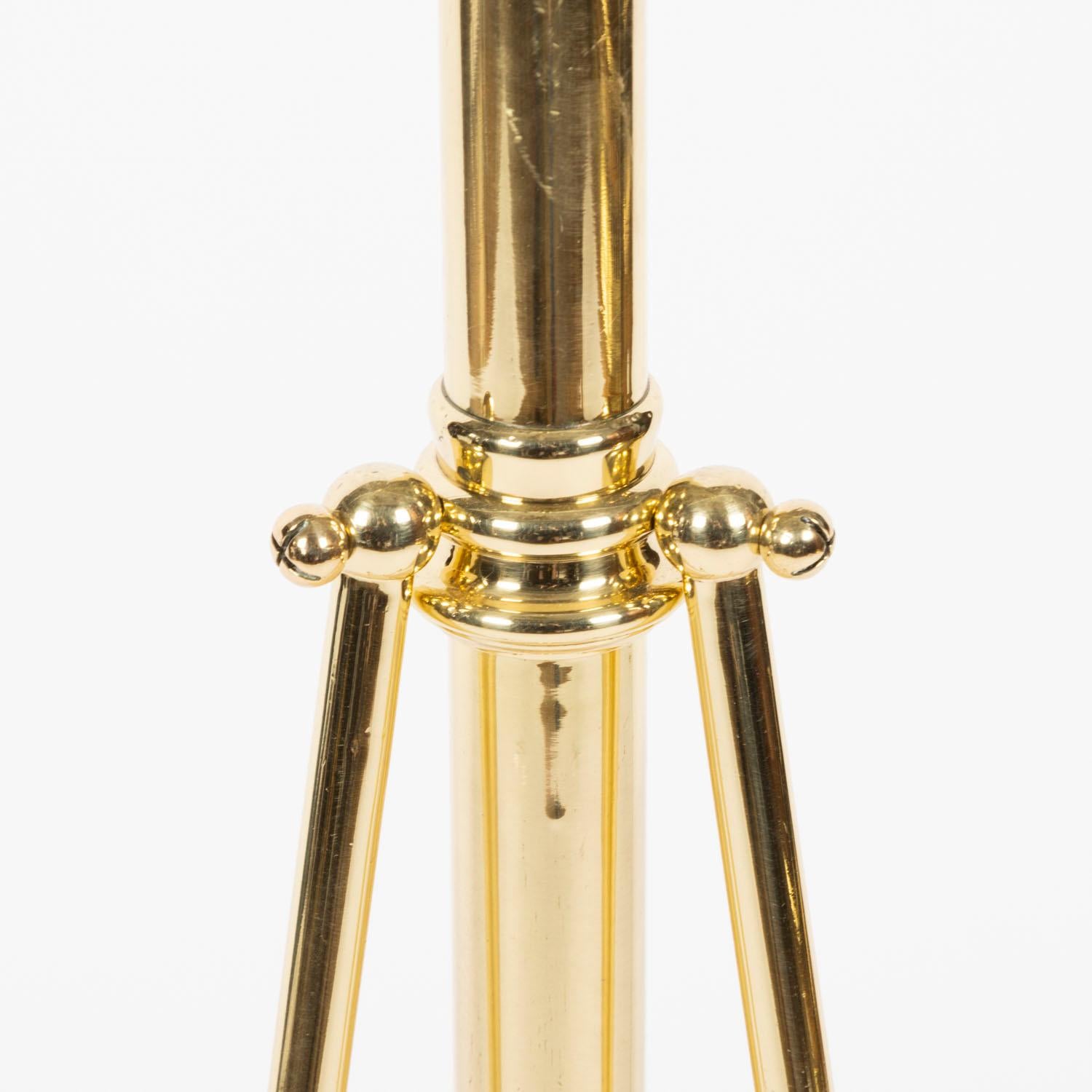 XIXe siècle Lampe standard télescopique en laiton à la manière de Benson en vente