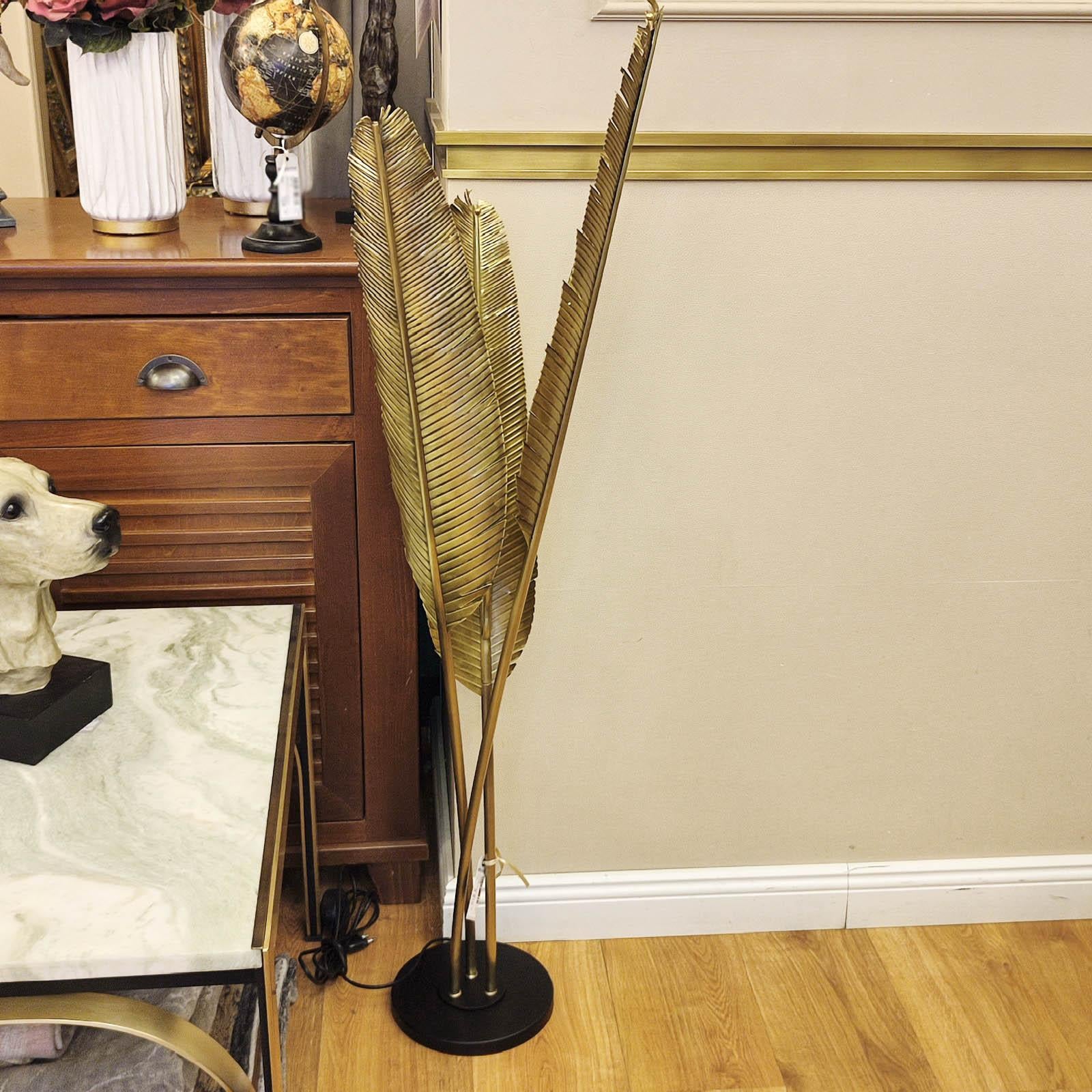 Moderne Lampadaire à trois feuilles en laiton à la manière de la Maison Jansen en vente
