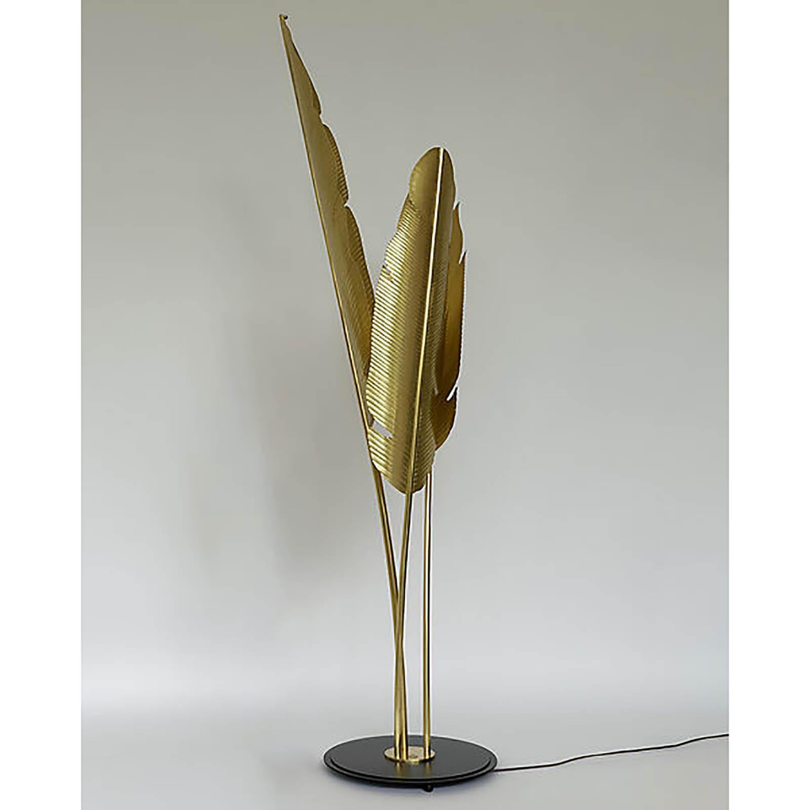 XXIe siècle et contemporain Lampadaire à trois feuilles en laiton à la manière de la Maison Jansen en vente