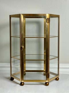 Vitrine de table hexagonale à trois étages en laiton, vitrine de collection, 15"