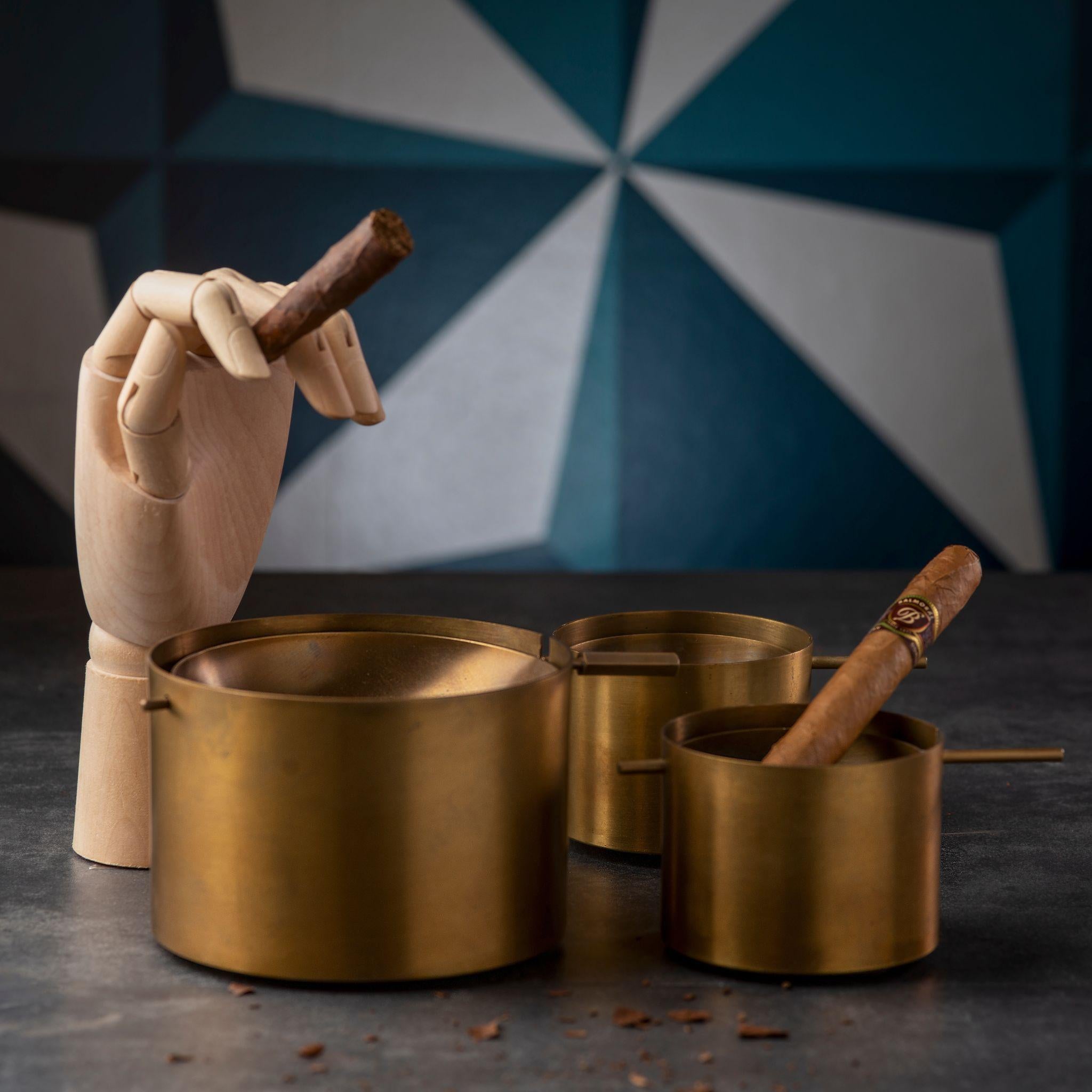 Elevate your home decor with our brass tilting ashtray, the perfect addition for any vintage or retro-inspired space. Made from high-quality brass and featuring a tilting mechanism for easy ash disposal, this ashtray is both functional and stylish.
