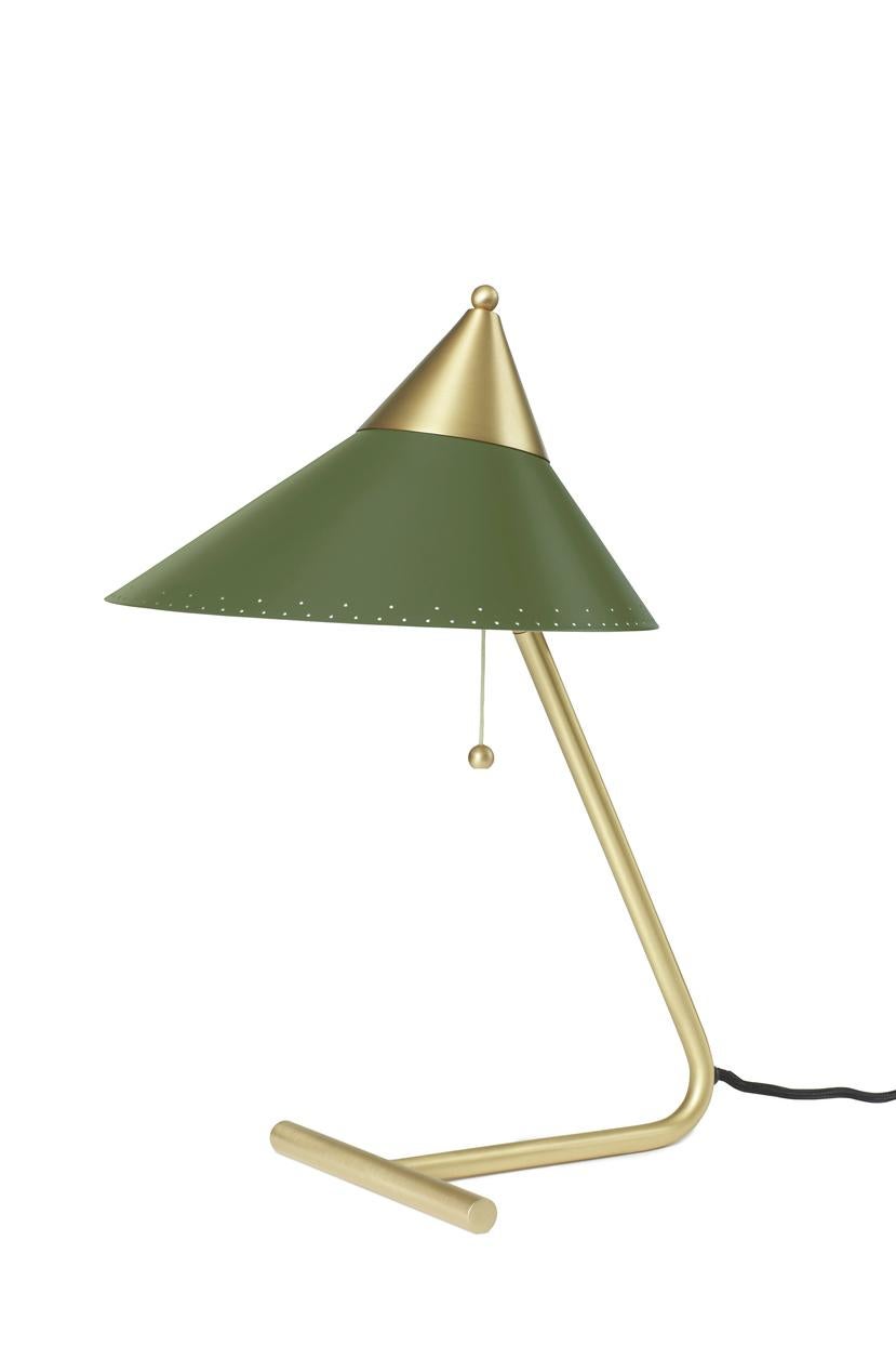 Brass Top Pine Green Table Lamp by Warm Nordic
Dimensions: D24 x W31 x H41 cm
Material: Lacquered steel, Brass
Weight: 1 kg
Also available in different colours. Please contact us.

A table lamp with unique, solid brass details, created in the 1950s