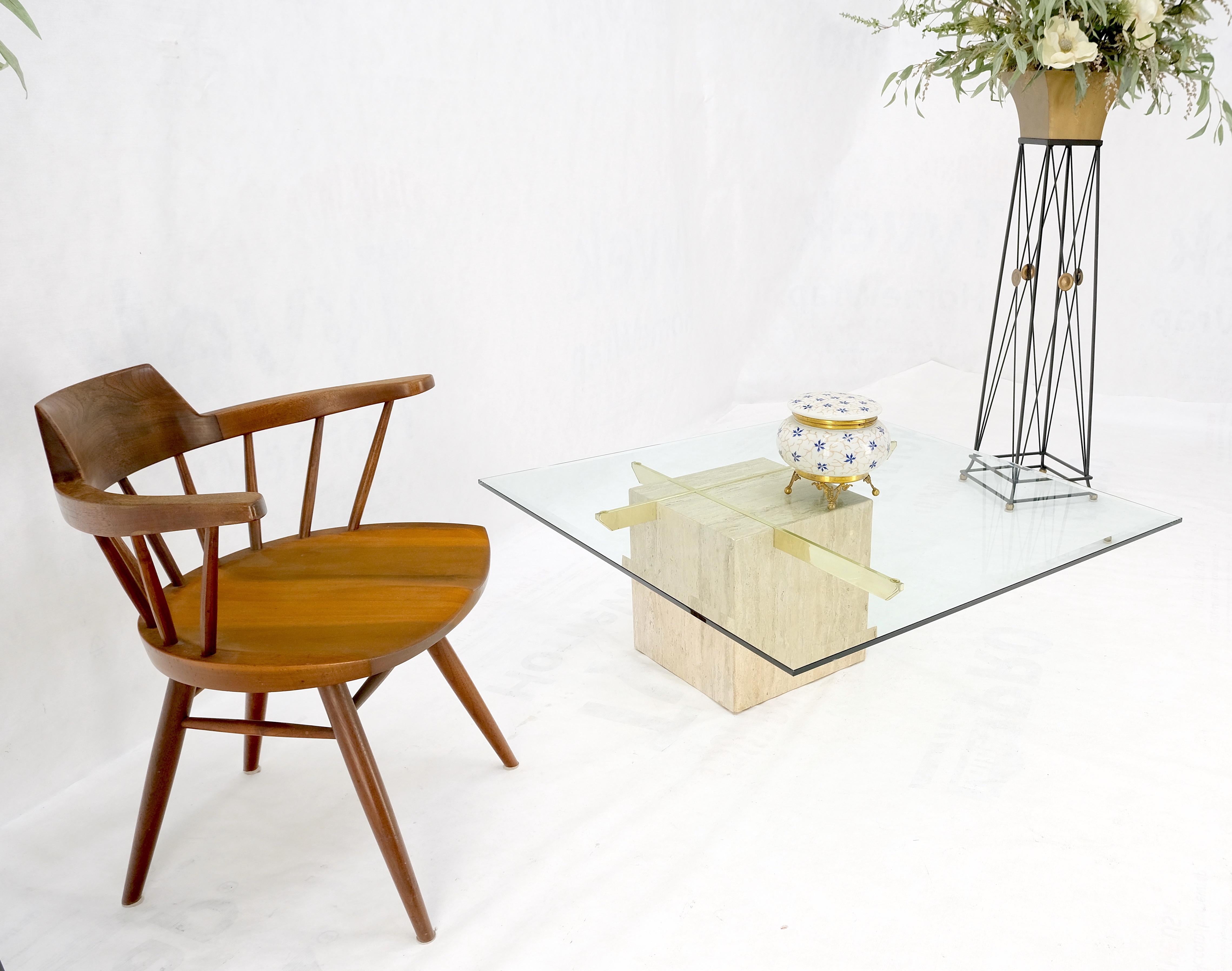 Table centrale à café en laiton, base en travertin, plateau en verre, carrée, moderne du milieu du siècle dernier en vente 3