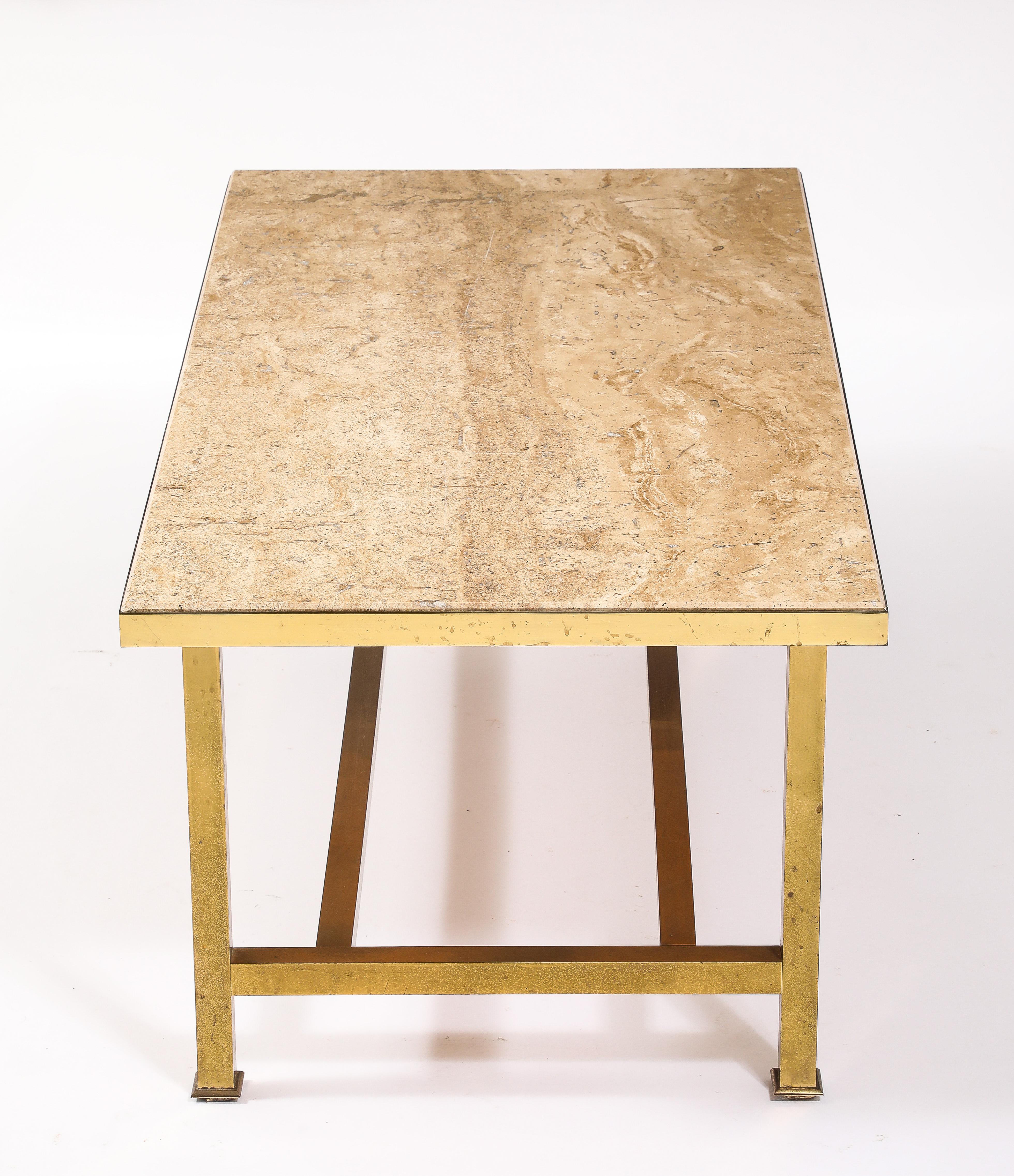 Table basse en laiton et travertin, France, années 1960 en vente 6