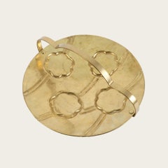 Messingtablett mit gewelltem Griff von Lars Holmström