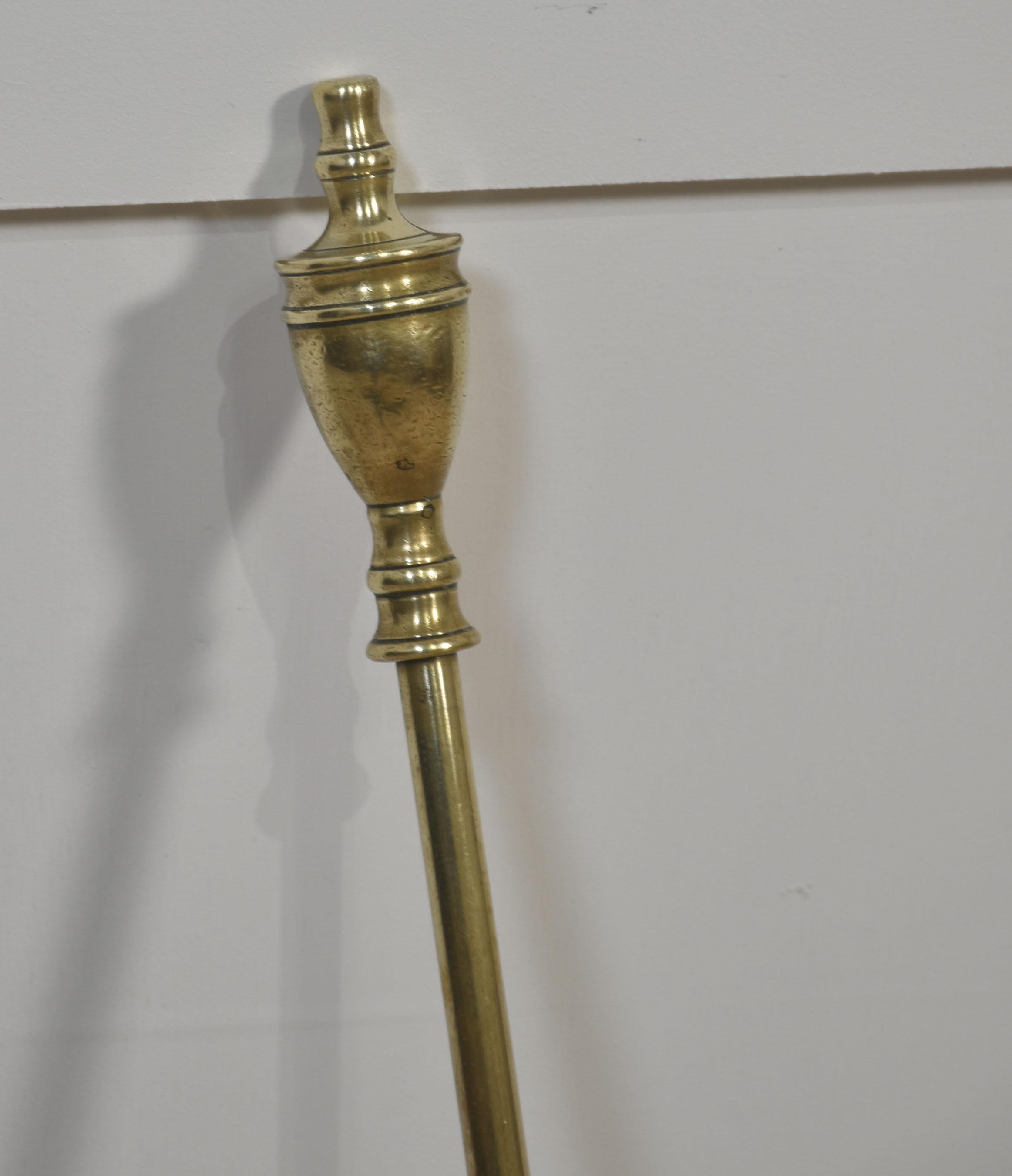 Set di strumenti per il fuoco in ottone a tripla compagnia in vendita 3