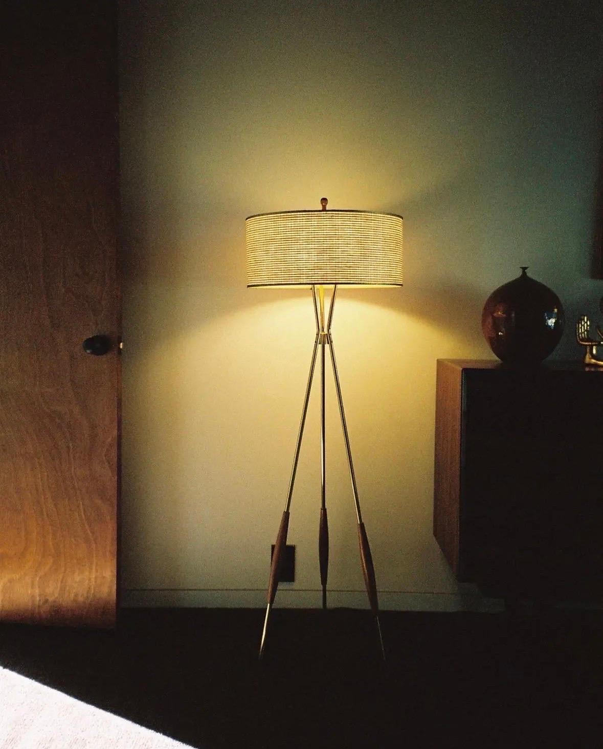Mid-Century Modern Lampadaire tripode Gerald Thurston pour Lightolier