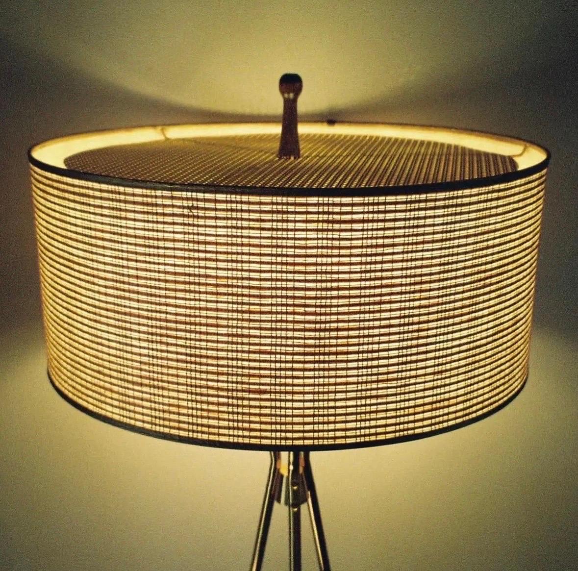 Lampadaire tripode Gerald Thurston pour Lightolier Bon état à Southampton, NJ