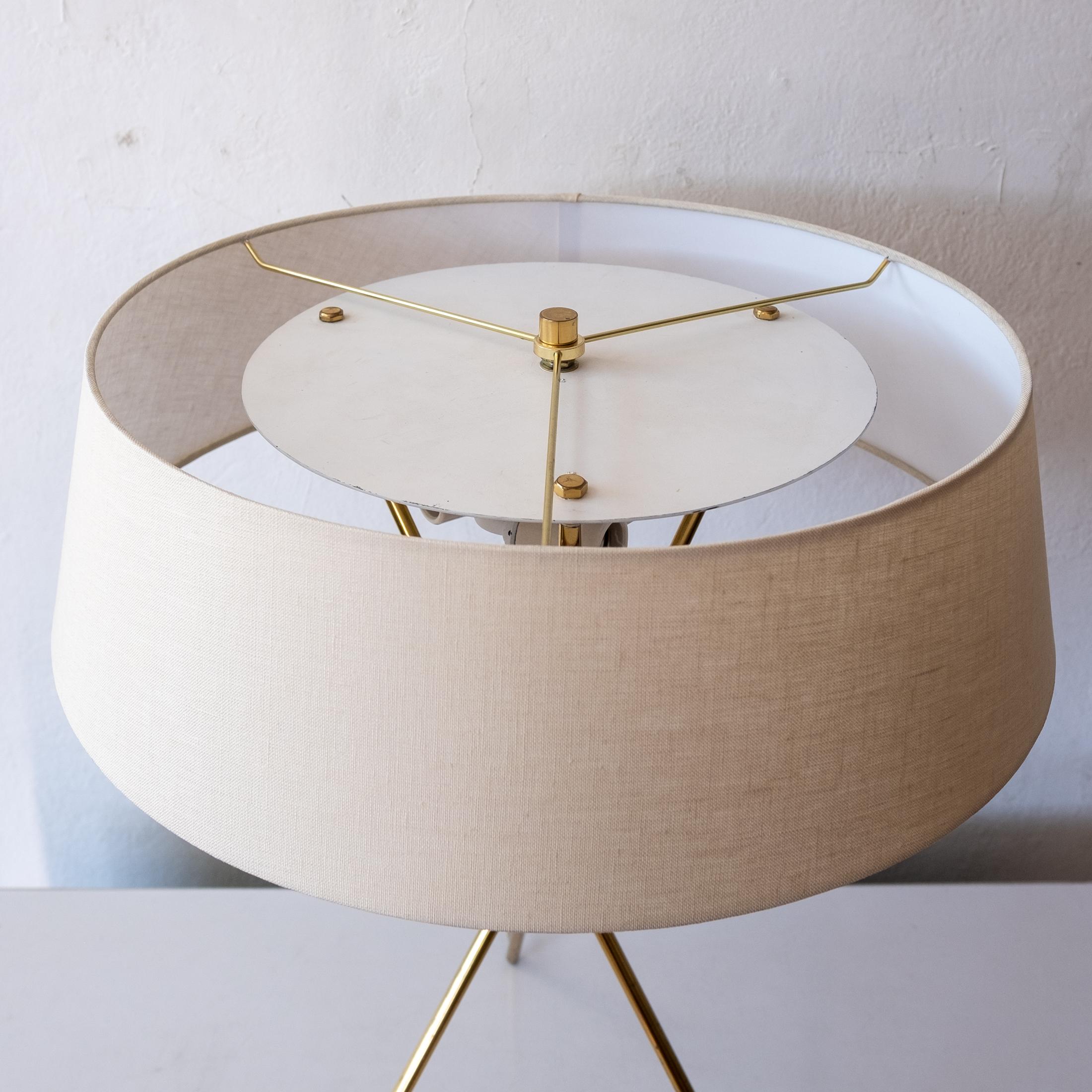 Brass Tripod Table Lamp by Robsjohn-Gibbings for Hansen In Good Condition In San Diego, CA