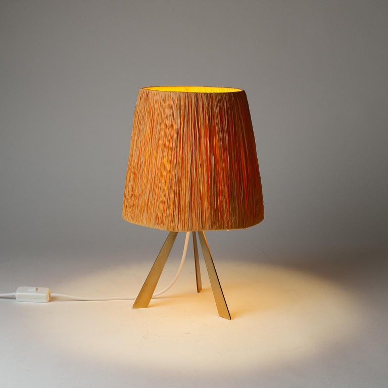 Brass Tripod Table Lamp with Raffia Shade, 1960s In Good Condition For Sale In Vienna, AT